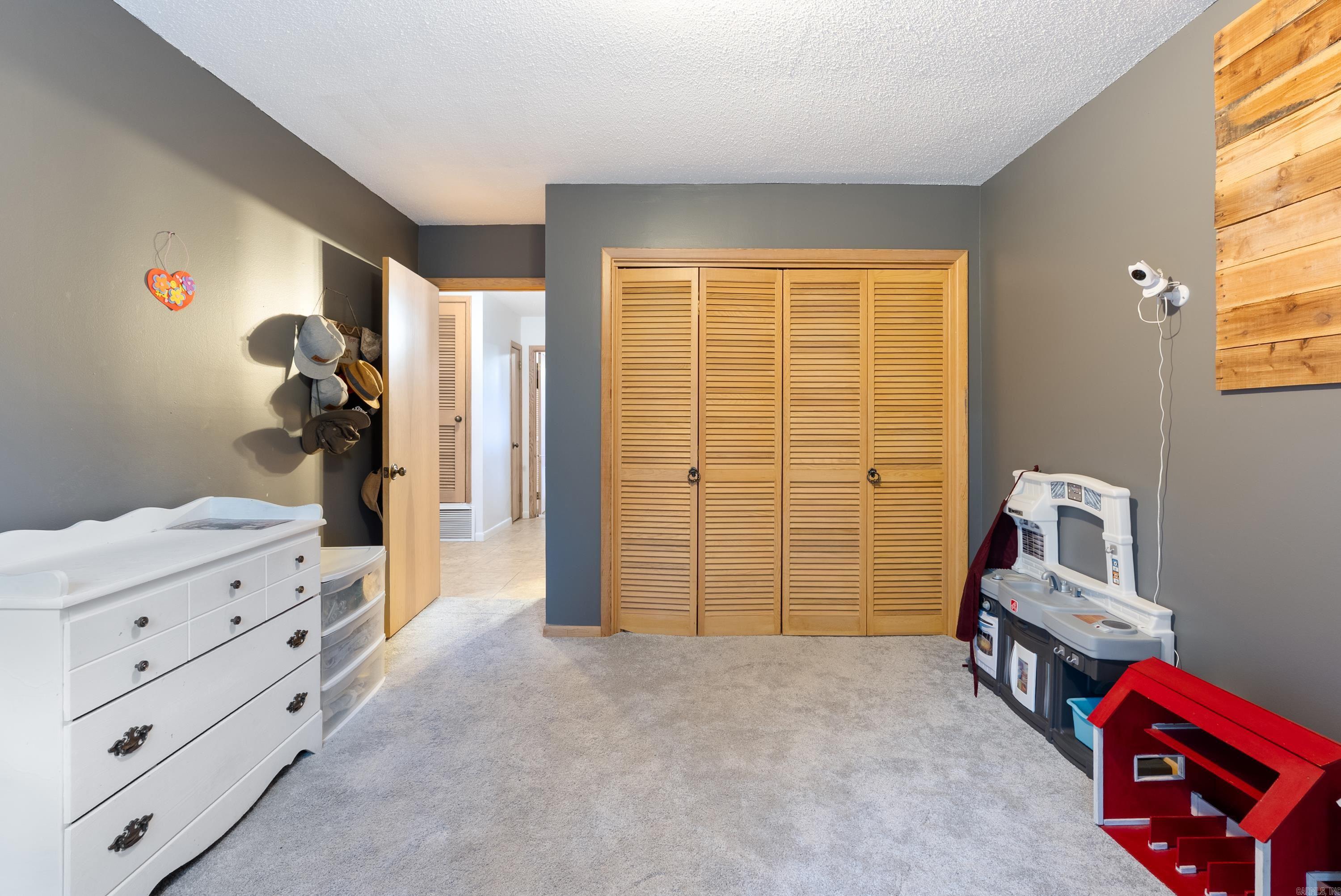 PINE TREE ACRES - Residential