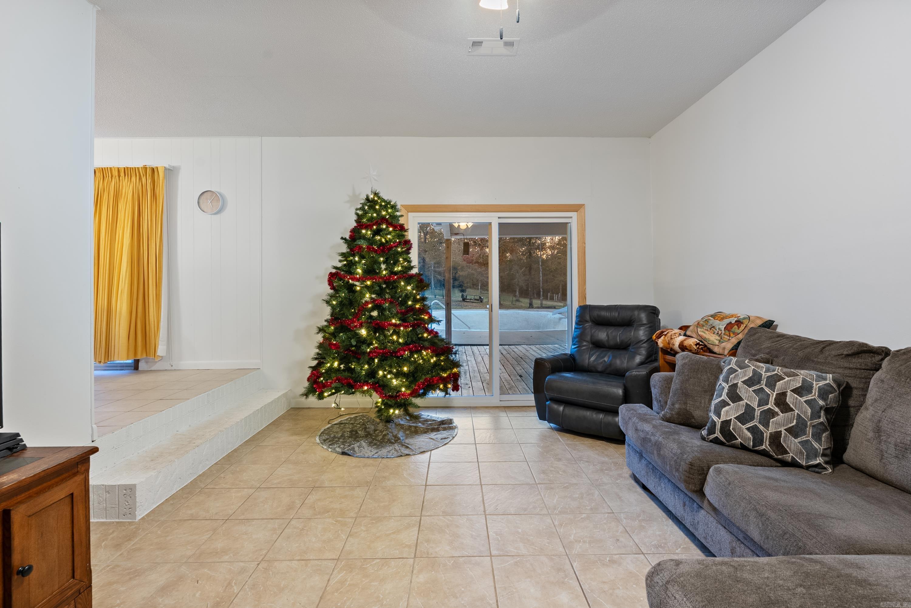 PINE TREE ACRES - Residential