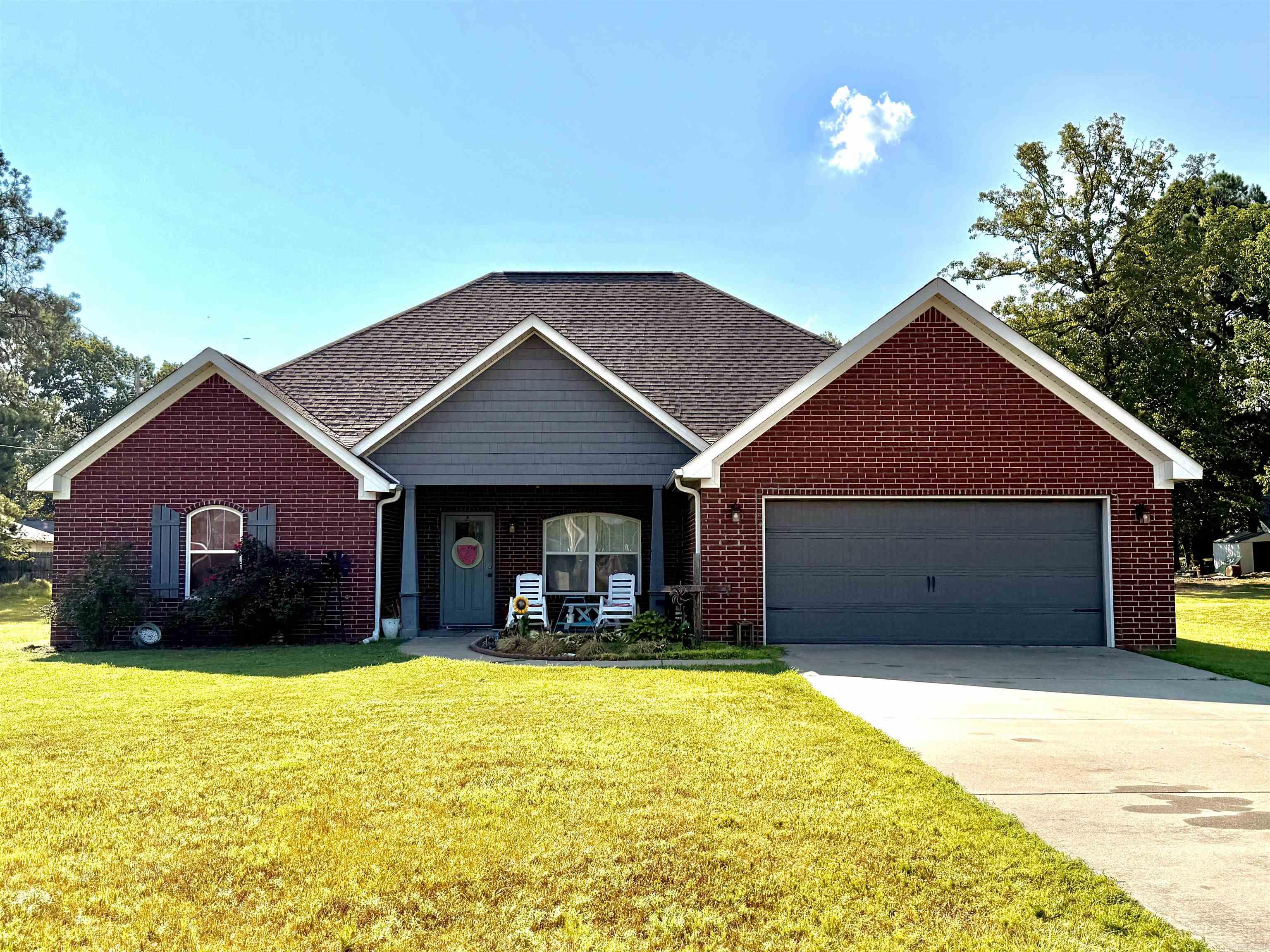 Built in 2018, this stunning 4-bedroom, 2-bath home offers modern comfort and style in a highly desirable neighborhood. Step inside to an open, inviting floor plan featuring granite countertops, spacious living areas, and plenty of natural light. The kitchen is designed for both everyday living and entertaining, with sleek finishes and ample counter space. Enjoy the convenience of a 2-car garage, perfect for storage or parking, and relax in a community that has so much to offerāwalking trails, a playground, and a ballpark all nearby for endless outdoor fun. This home blends modern with a family-friendly setting, making it the perfect place to call your own!