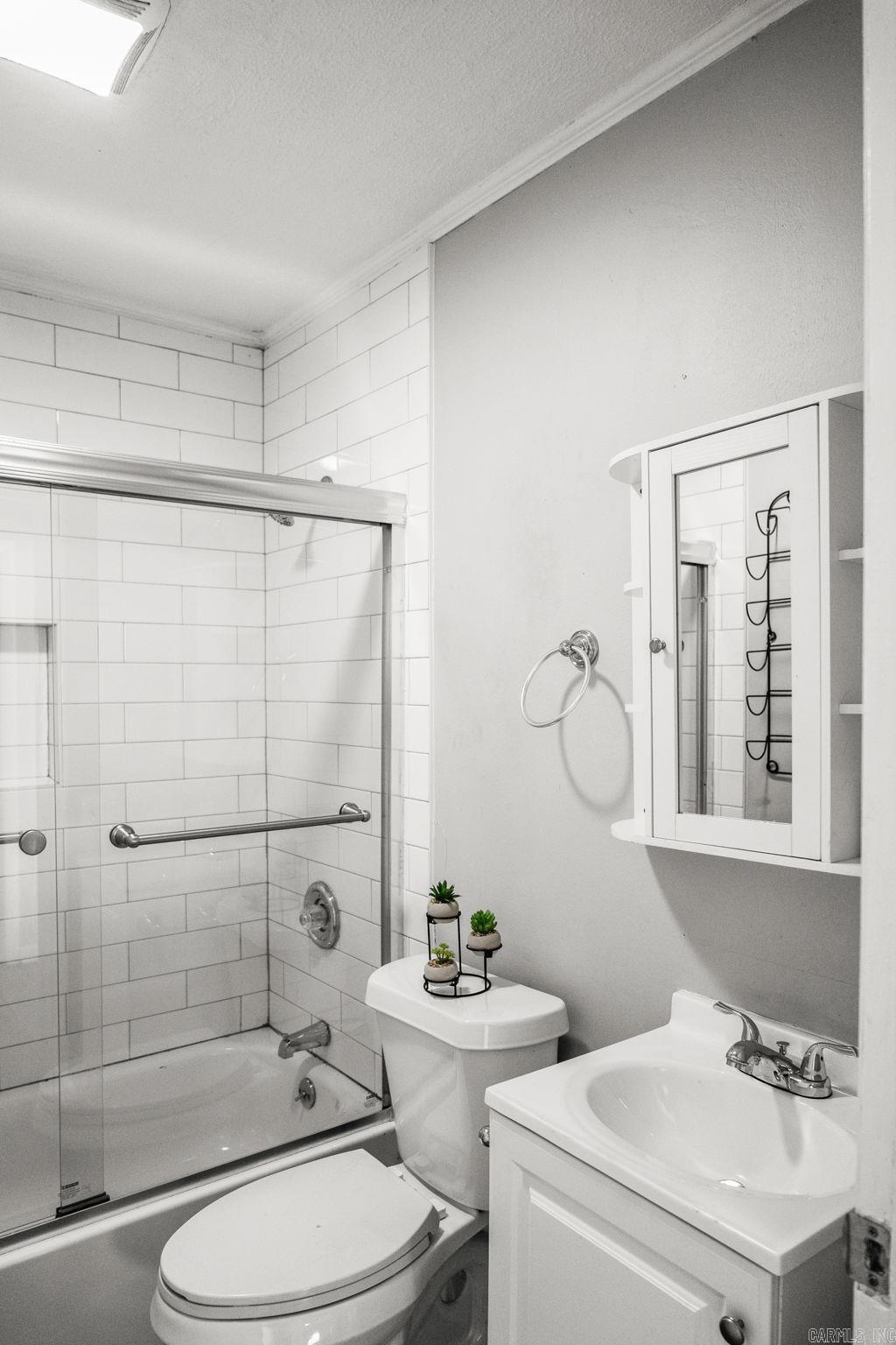 ORIGINAL TOWN-BRYANT - Residential