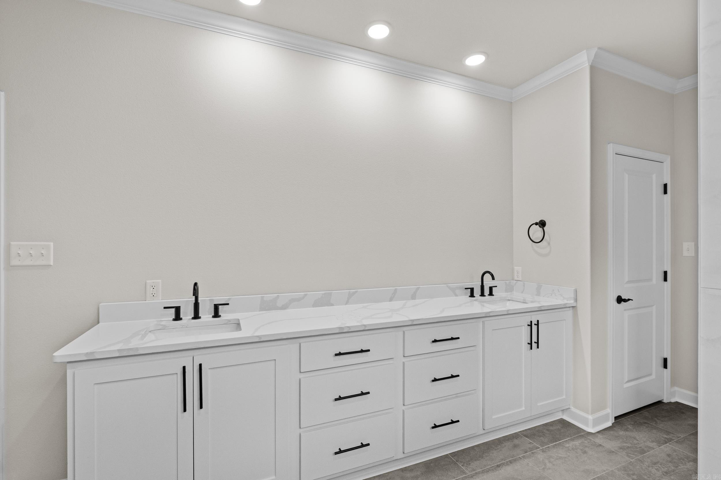 WANDERING RIDGE - Residential