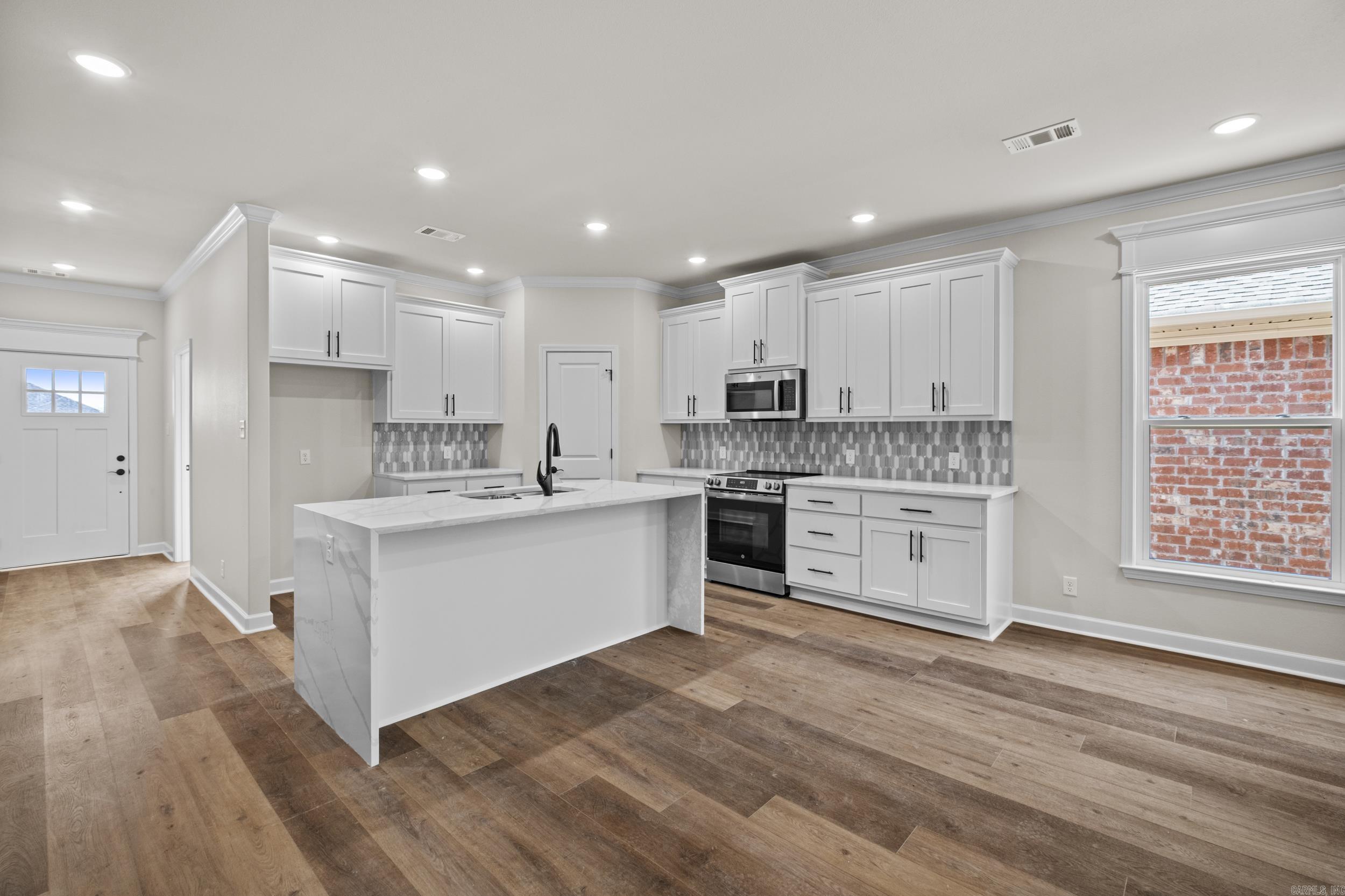 WANDERING RIDGE - Residential