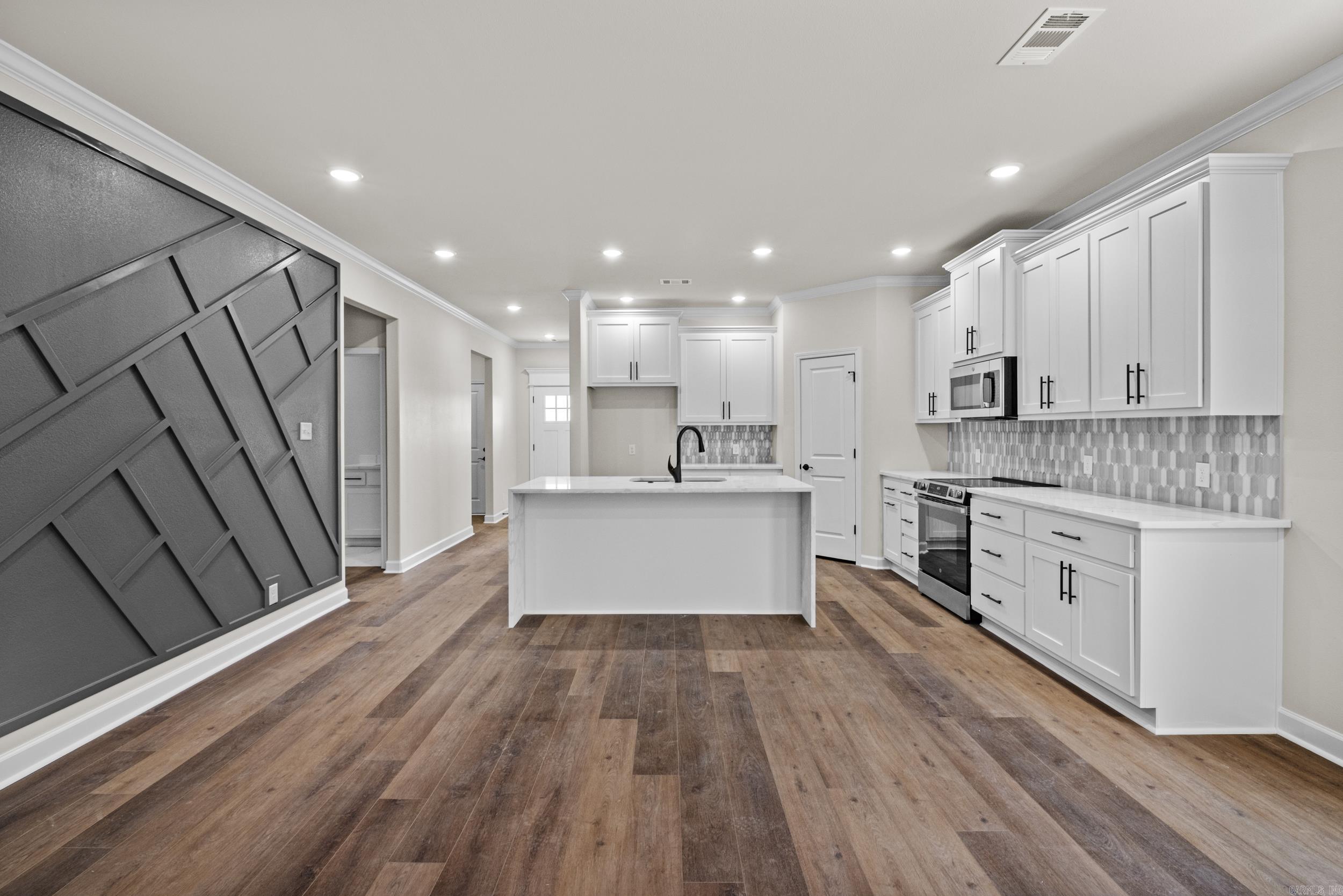 WANDERING RIDGE - Residential