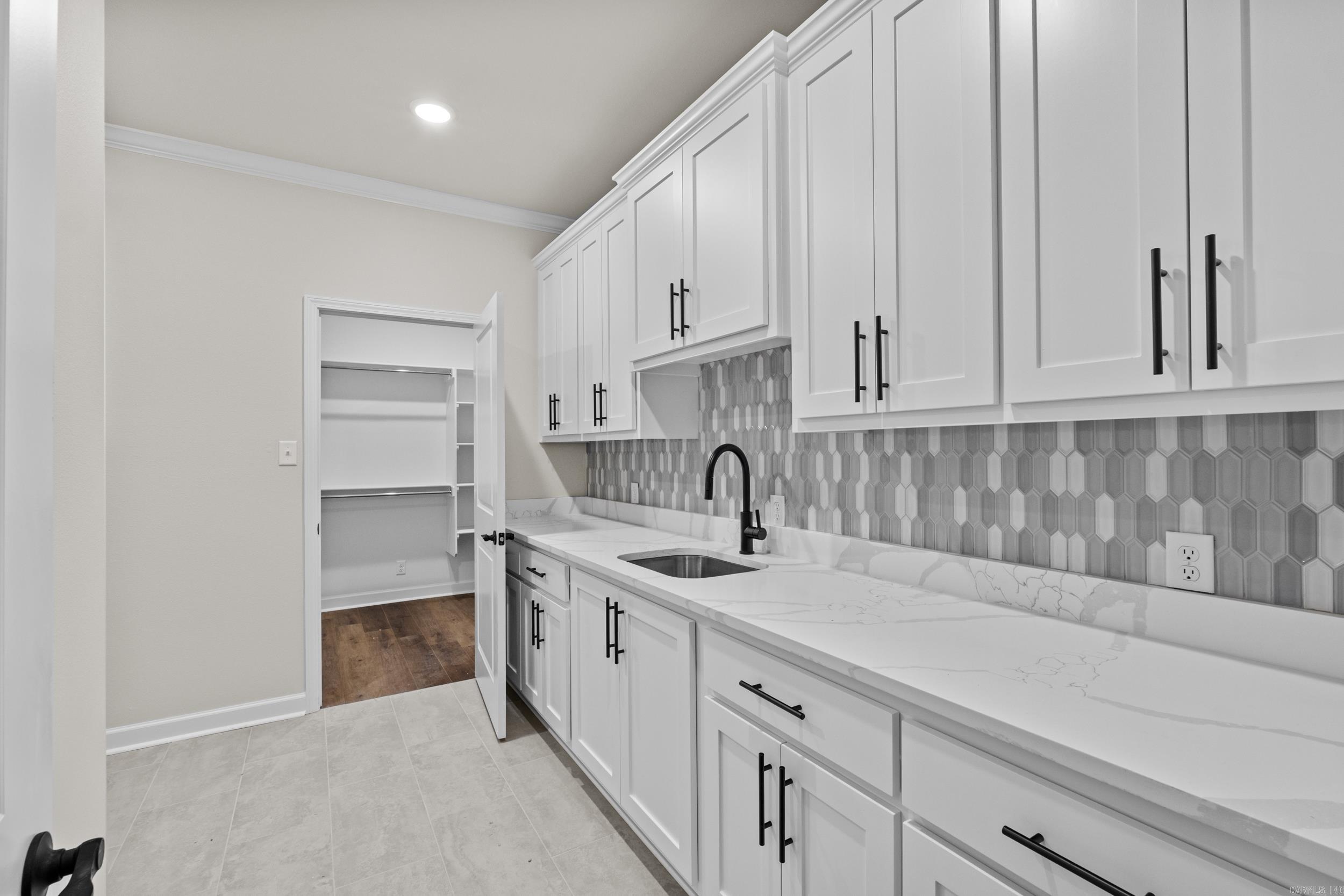 WANDERING RIDGE - Residential