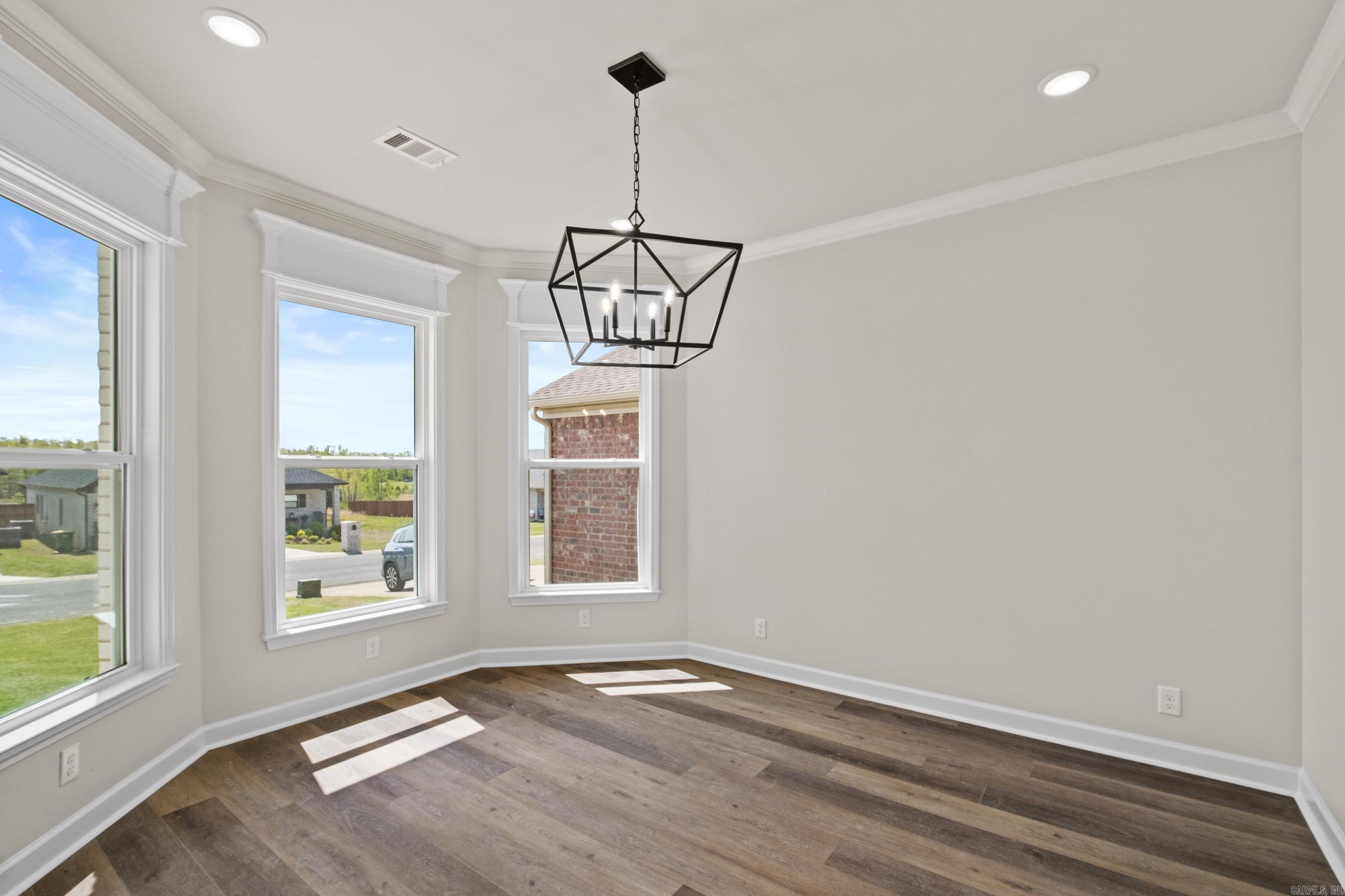 WANDERING RIDGE - Residential