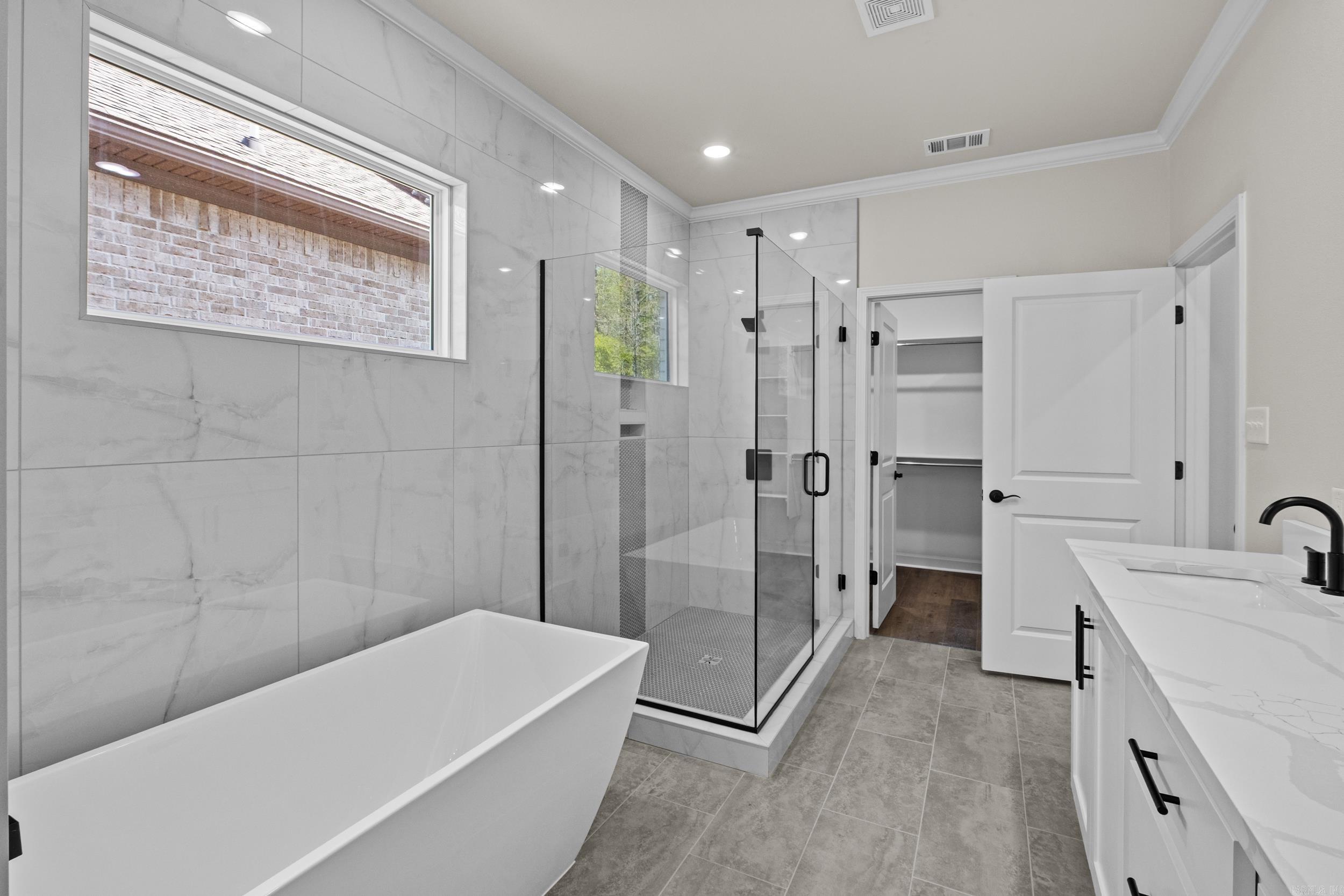 WANDERING RIDGE - Residential