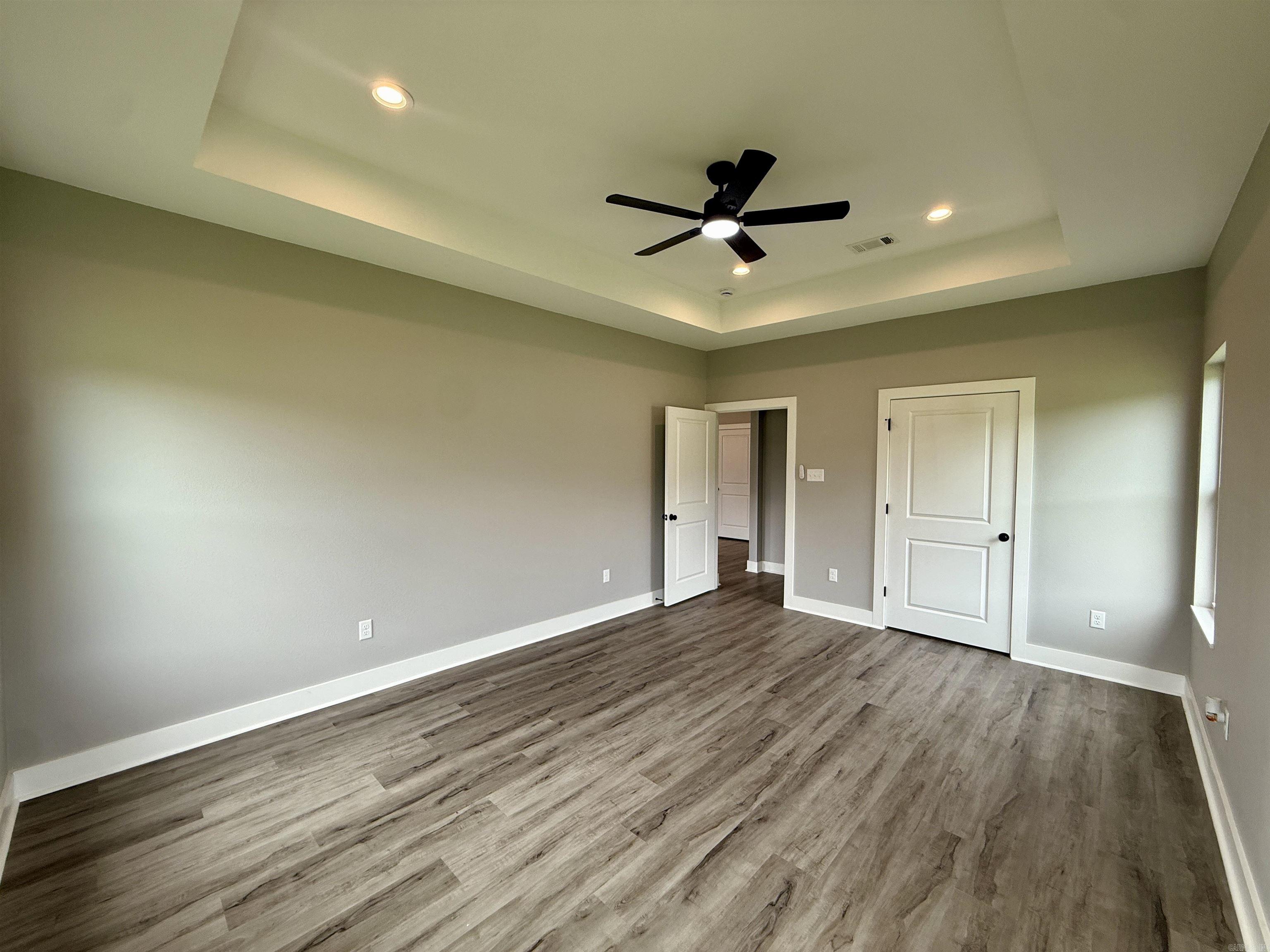 EAST MEADOW - Residential