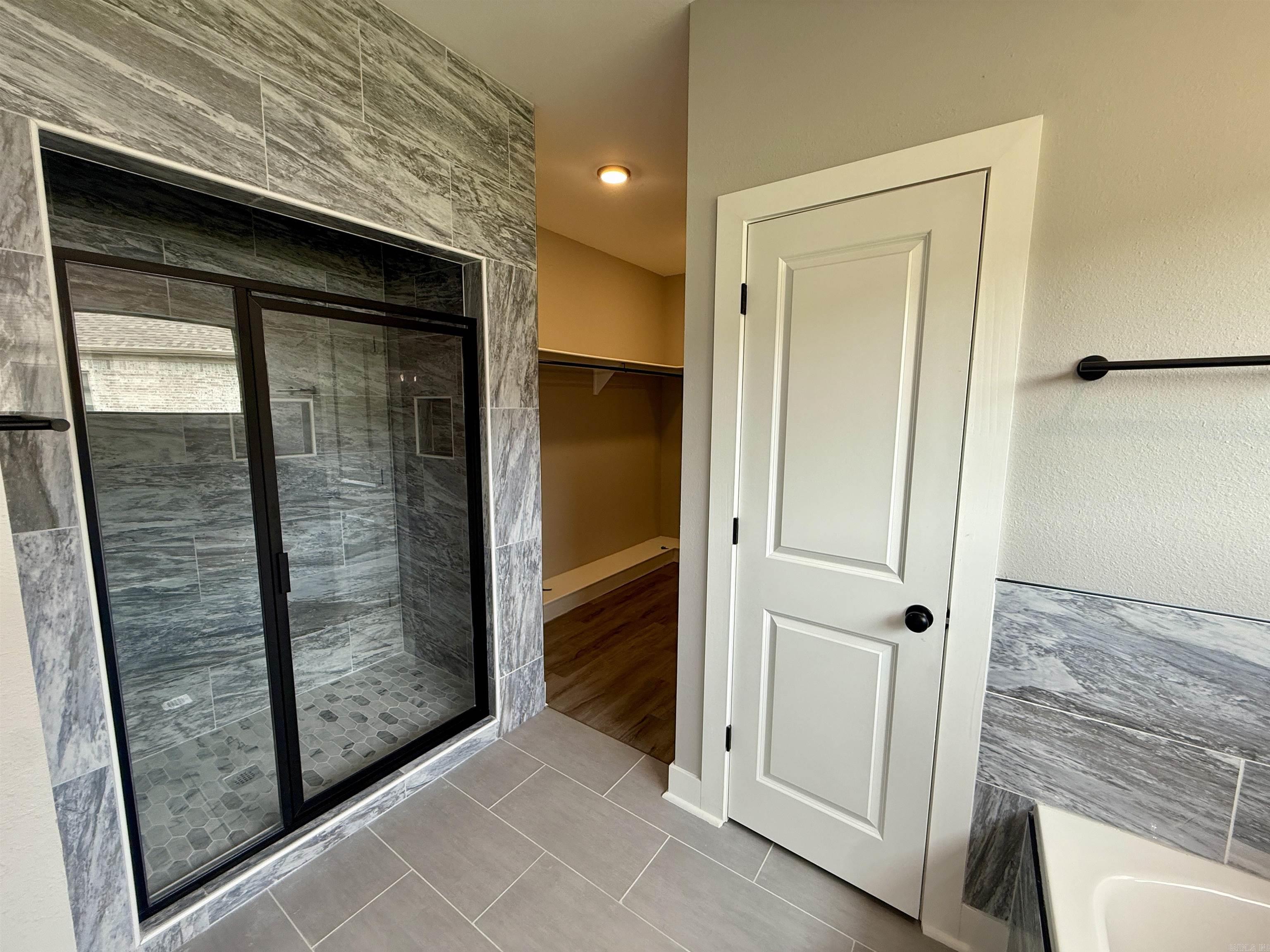 EAST MEADOW - Residential