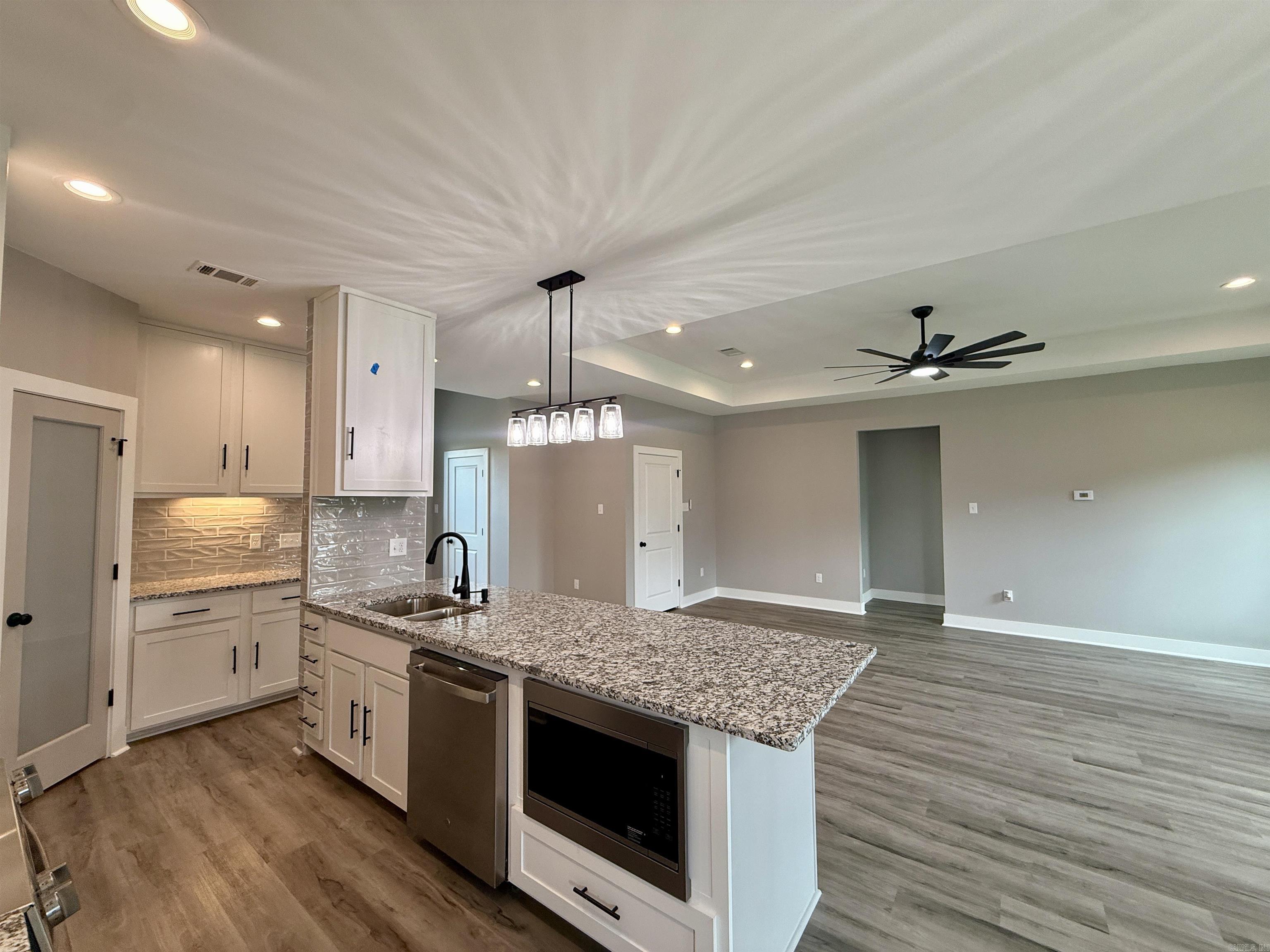 EAST MEADOW - Residential