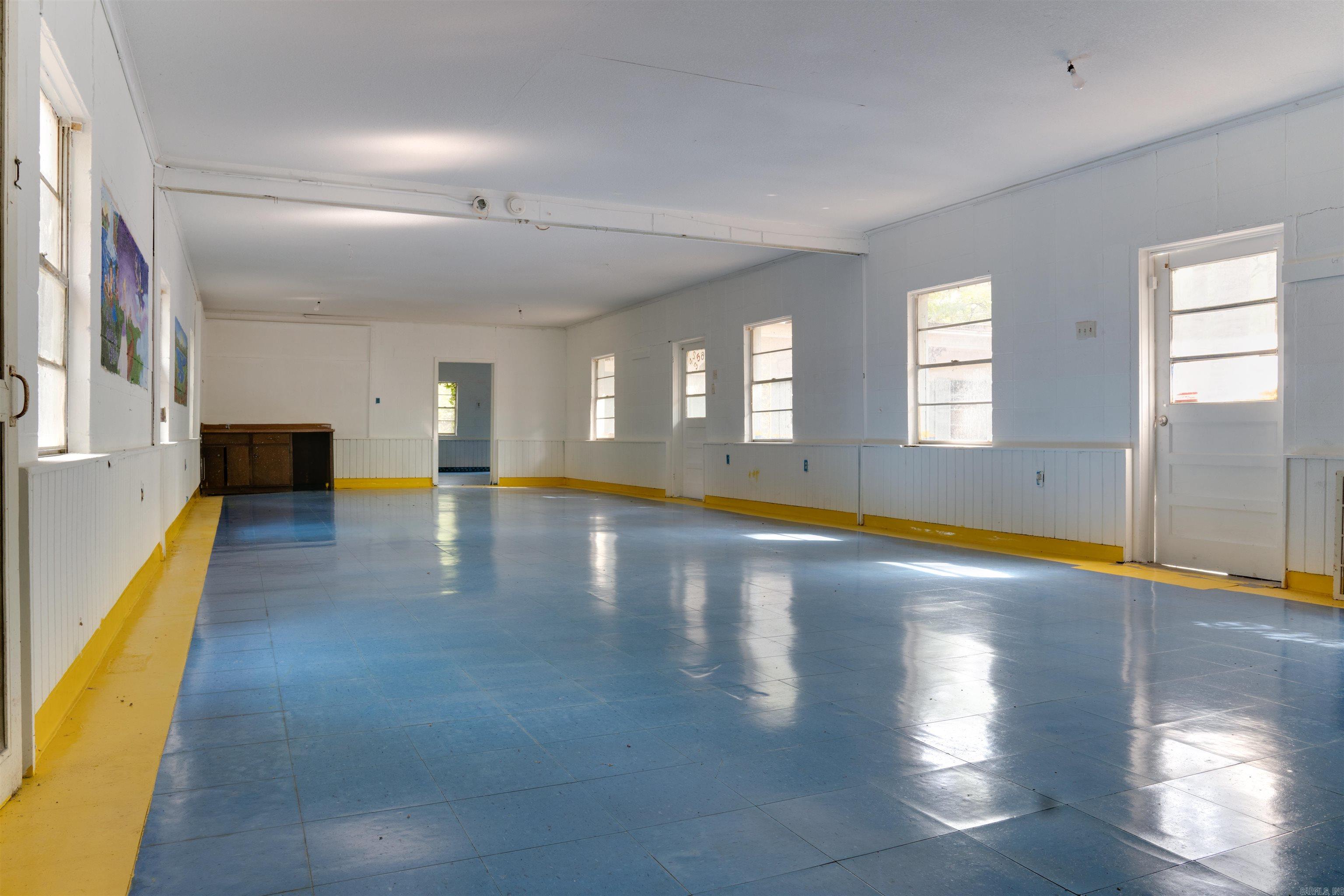 Clovedale - Commercial Sale