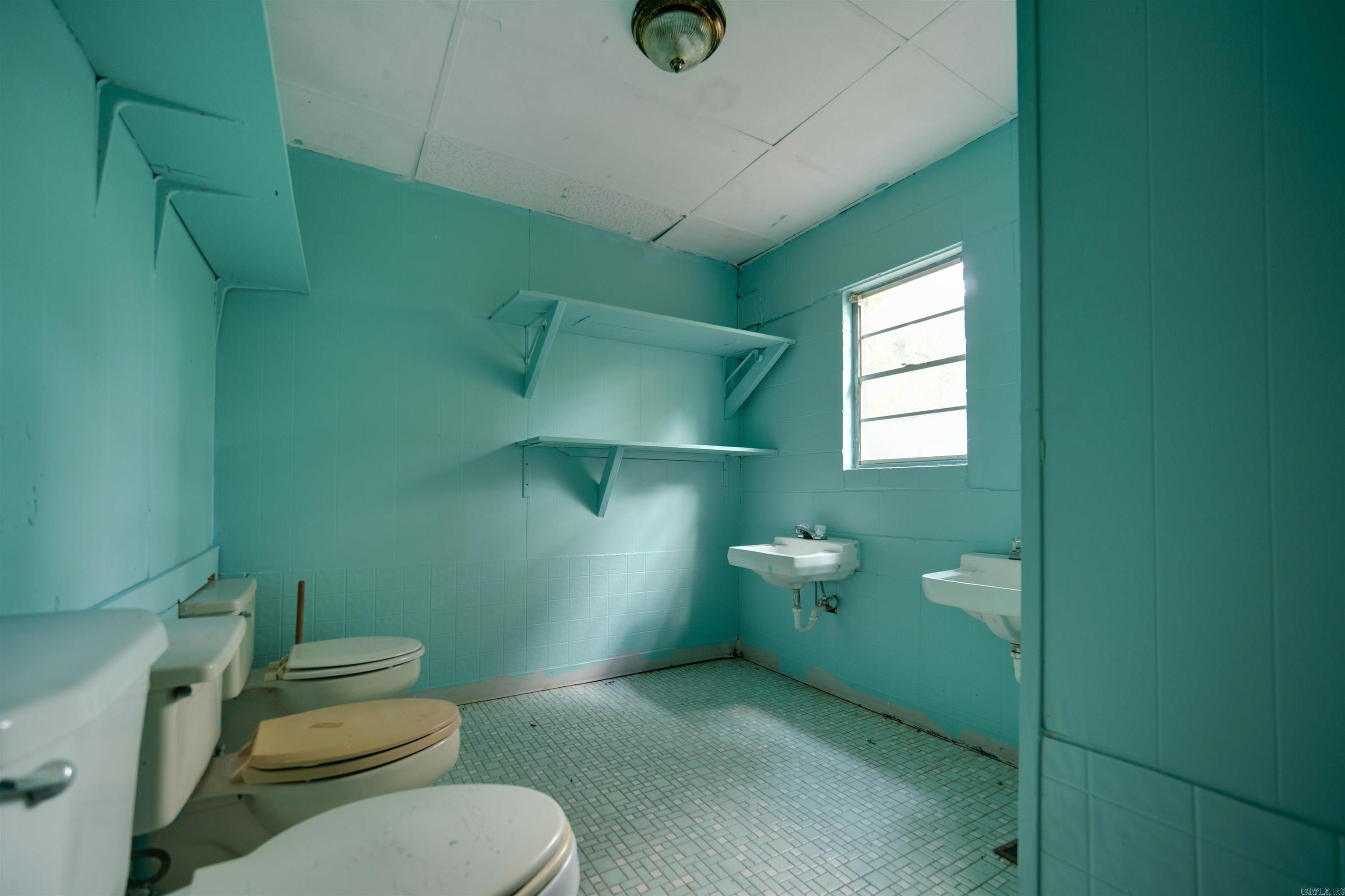 Clovedale - Commercial Sale