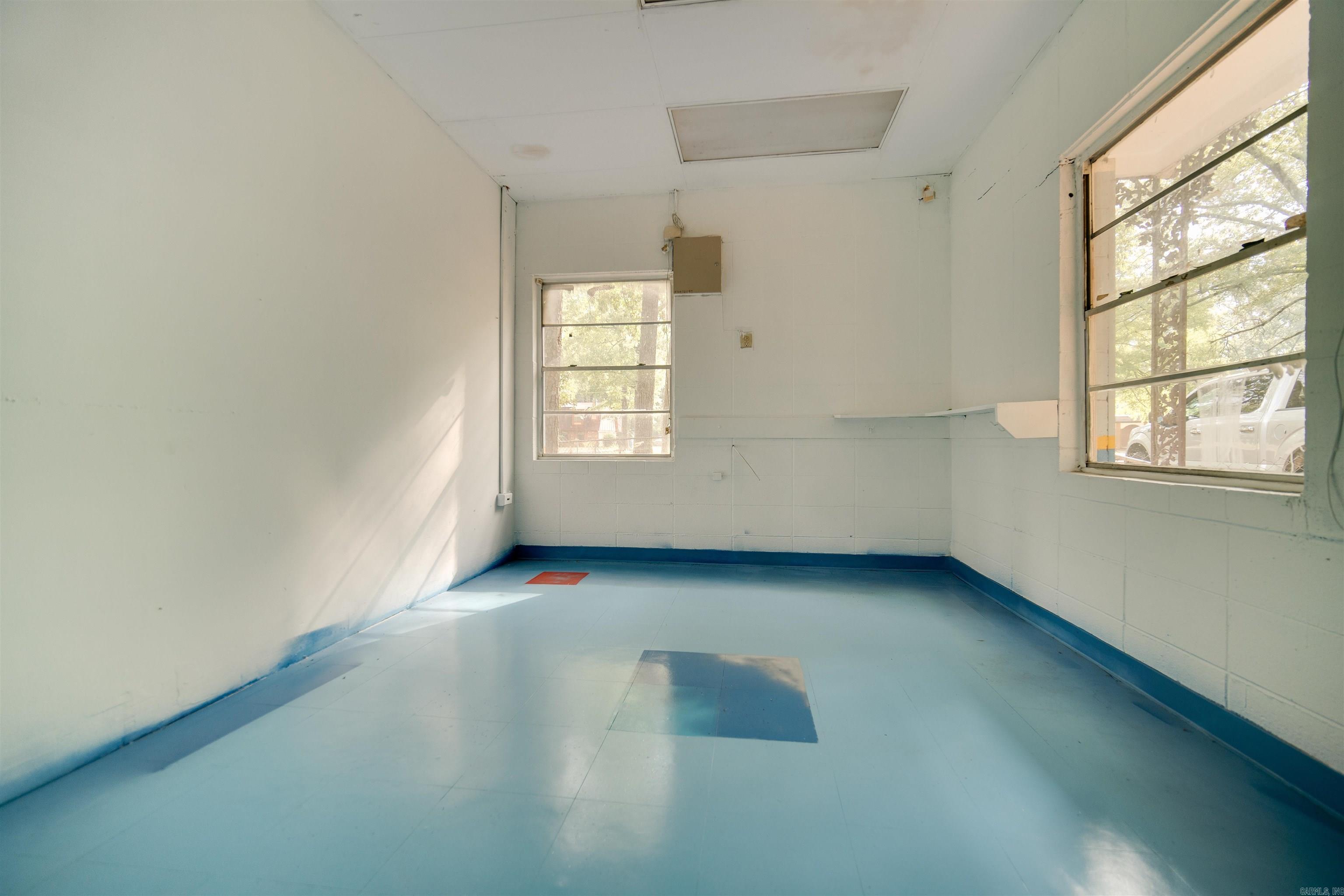 Clovedale - Commercial Sale