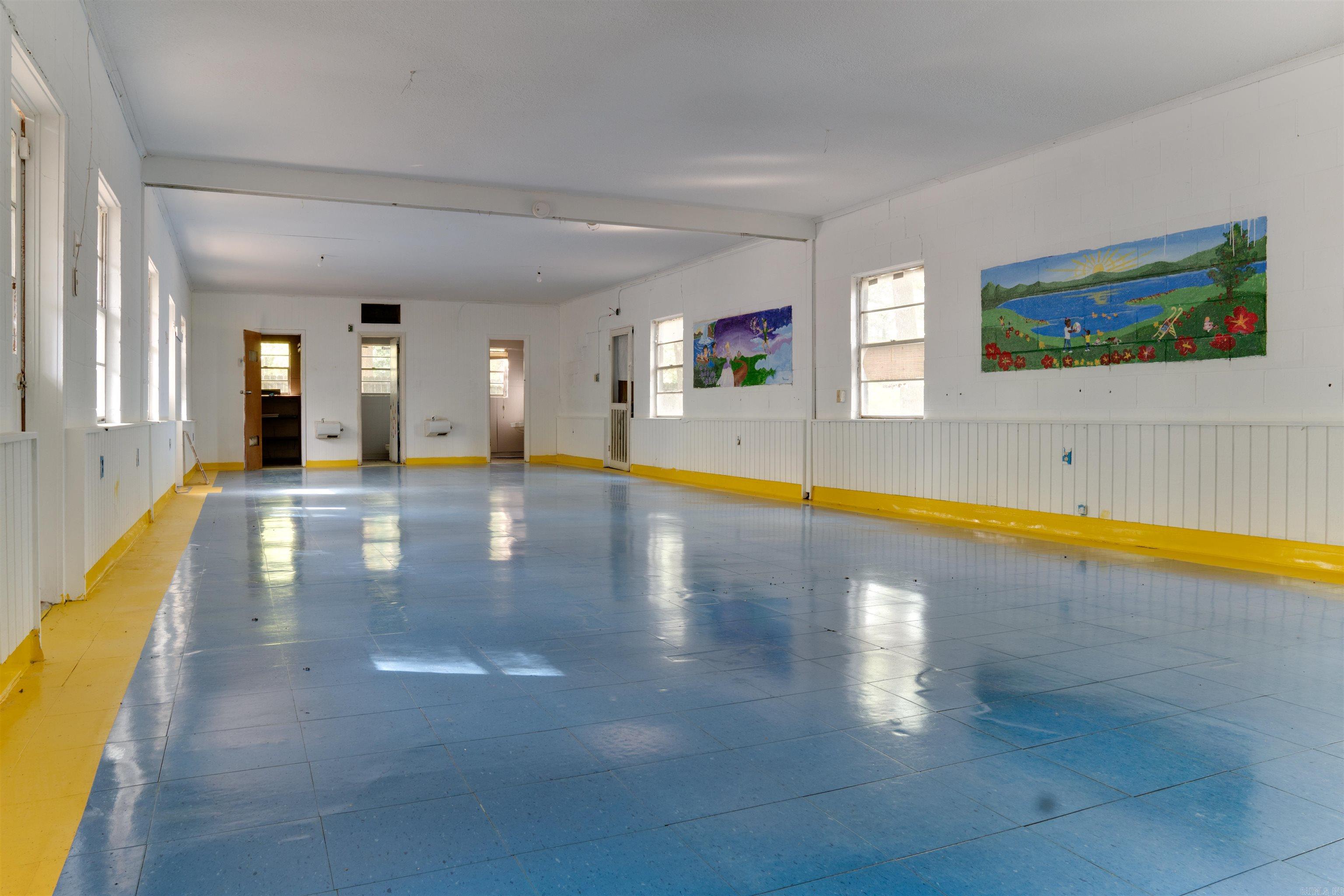 Clovedale - Commercial Sale