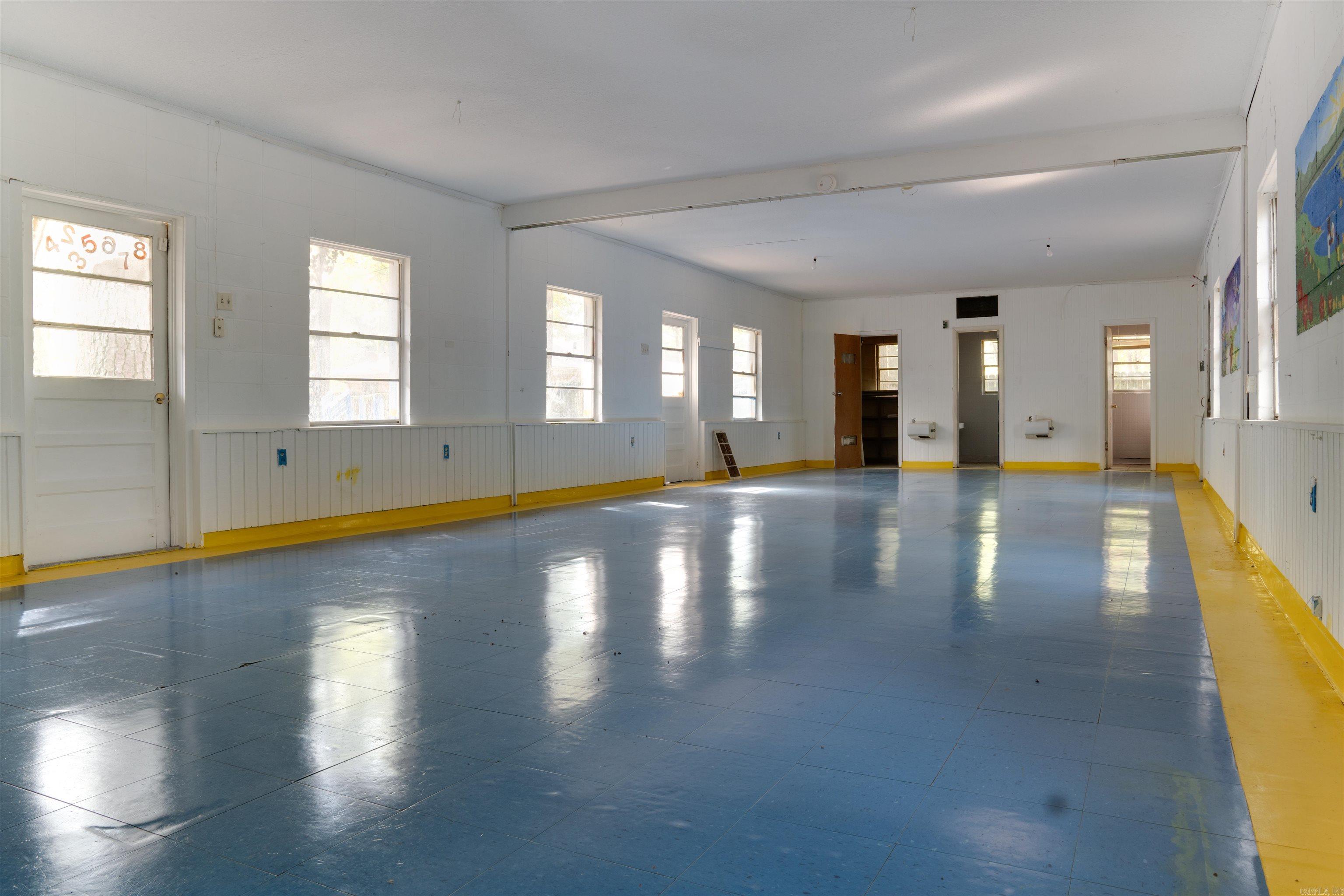 Clovedale - Commercial Sale