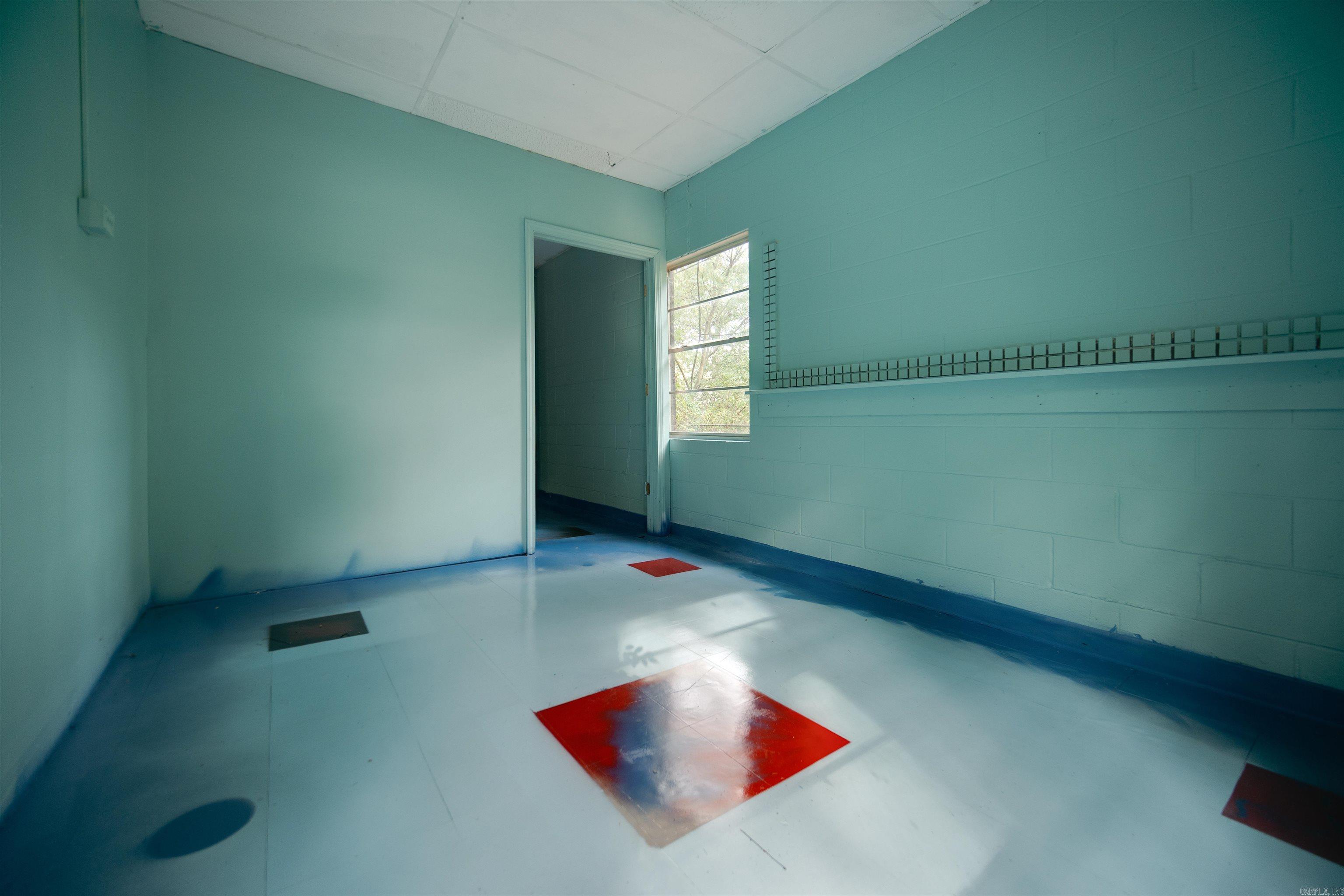 Clovedale - Commercial Sale