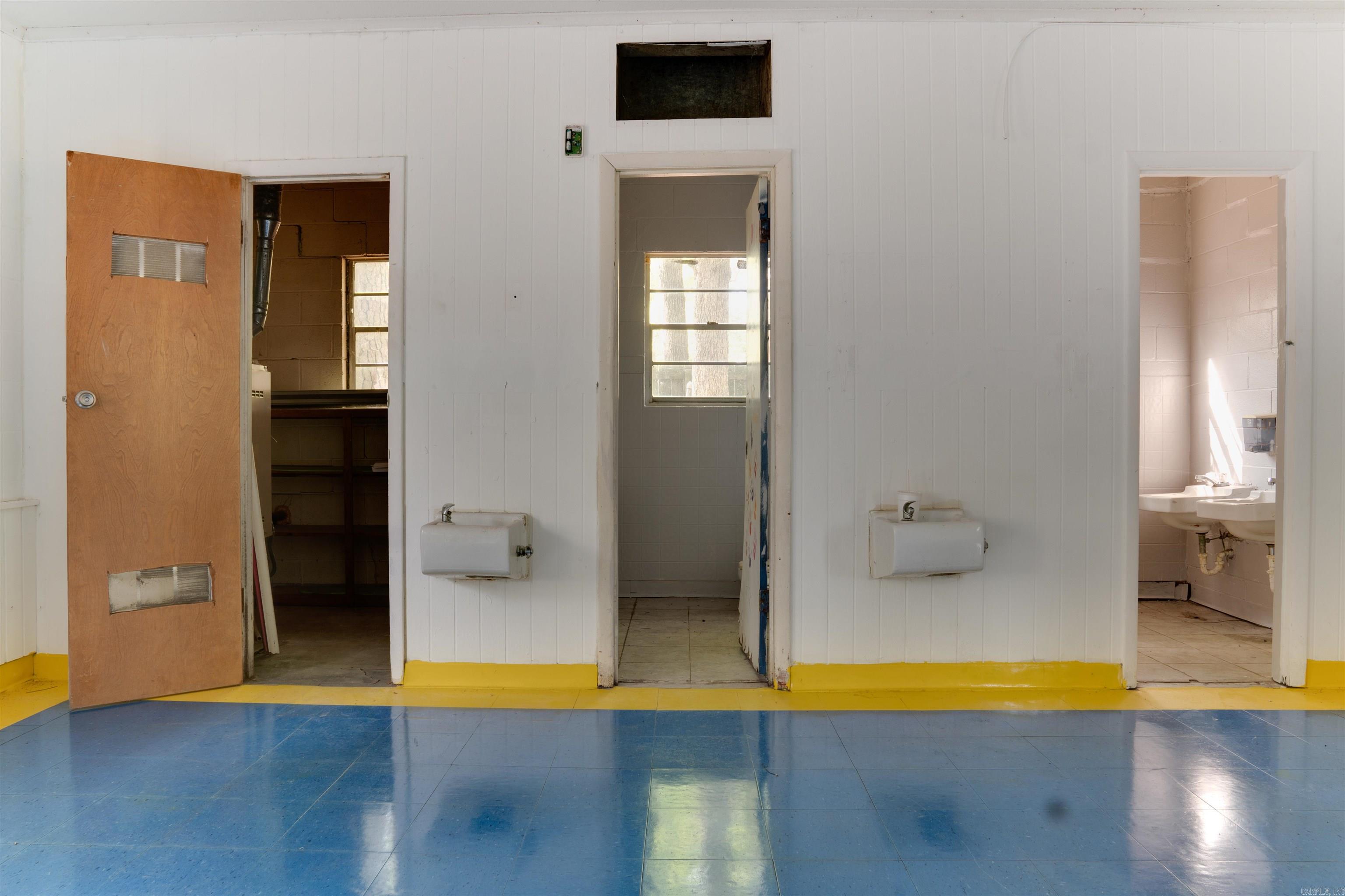 Clovedale - Commercial Sale