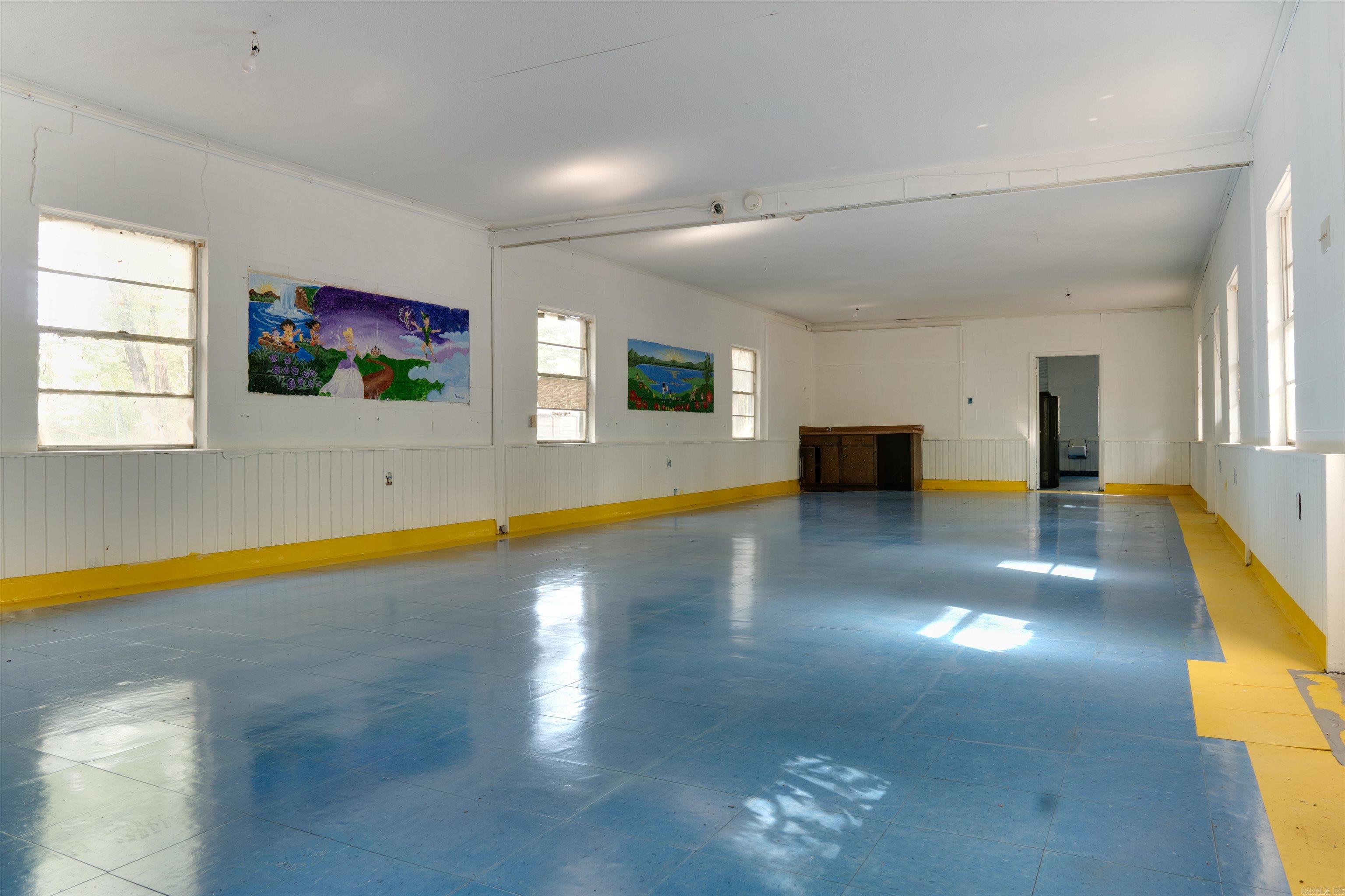 Clovedale - Commercial Sale