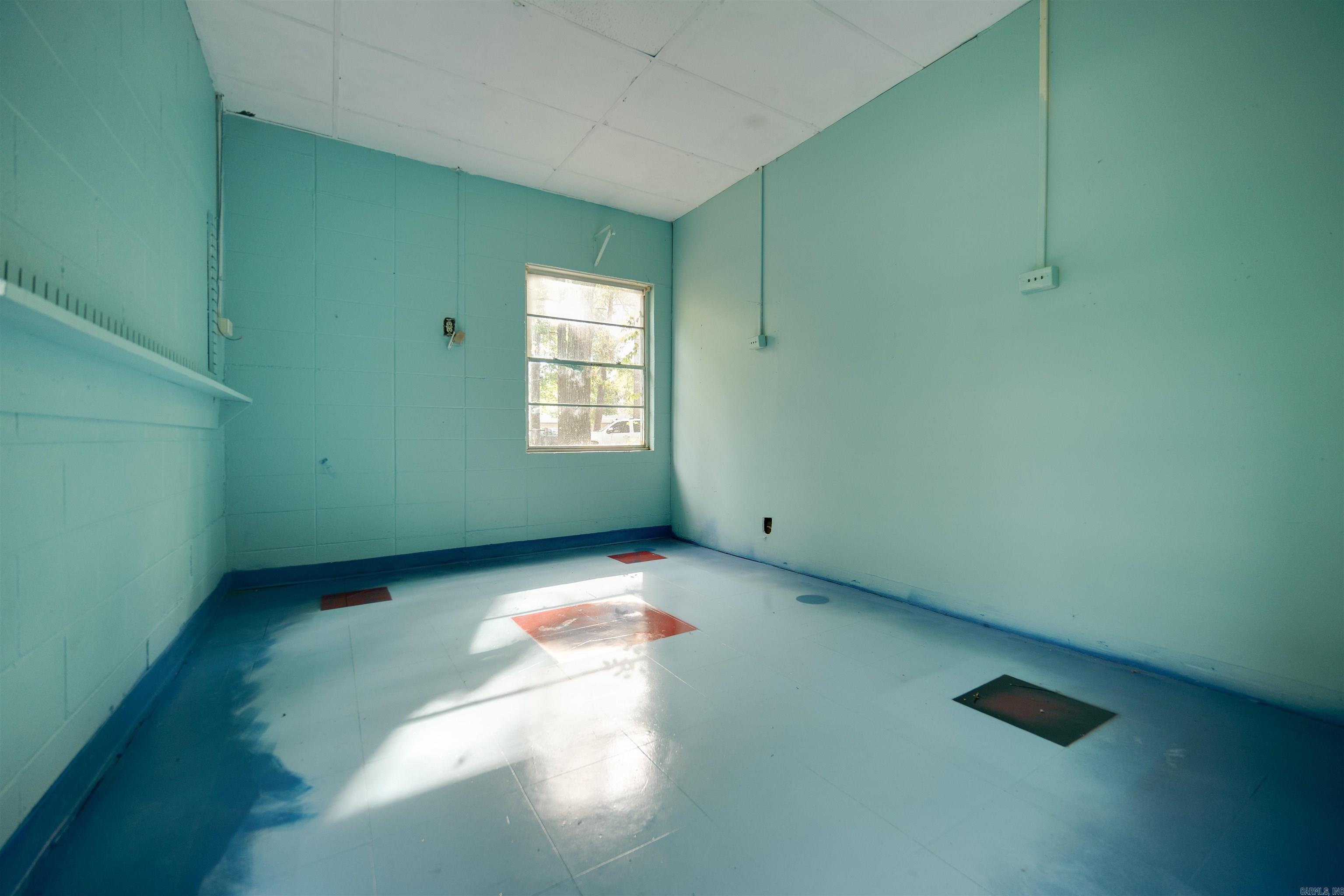 Clovedale - Commercial Sale