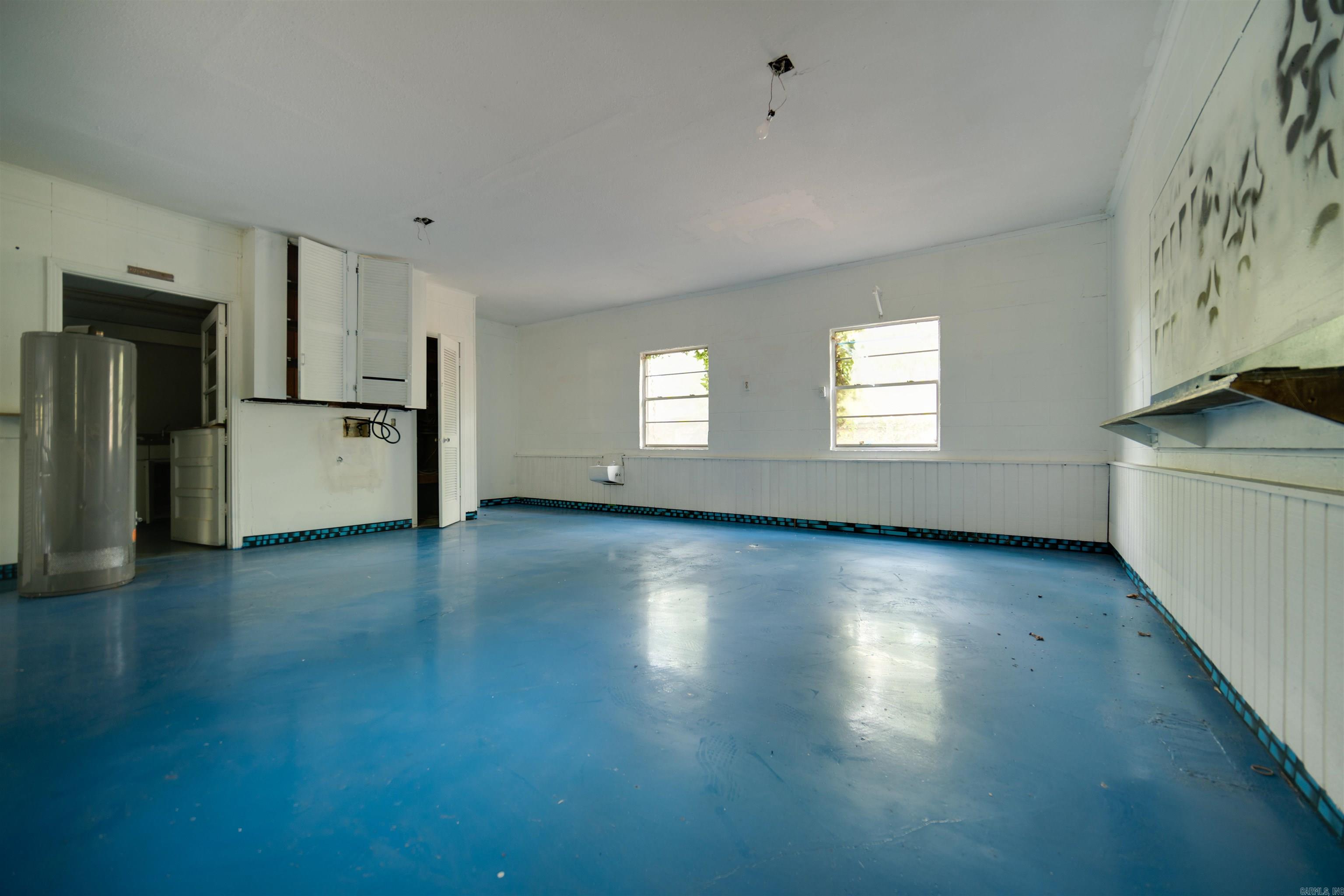 Clovedale - Commercial Sale