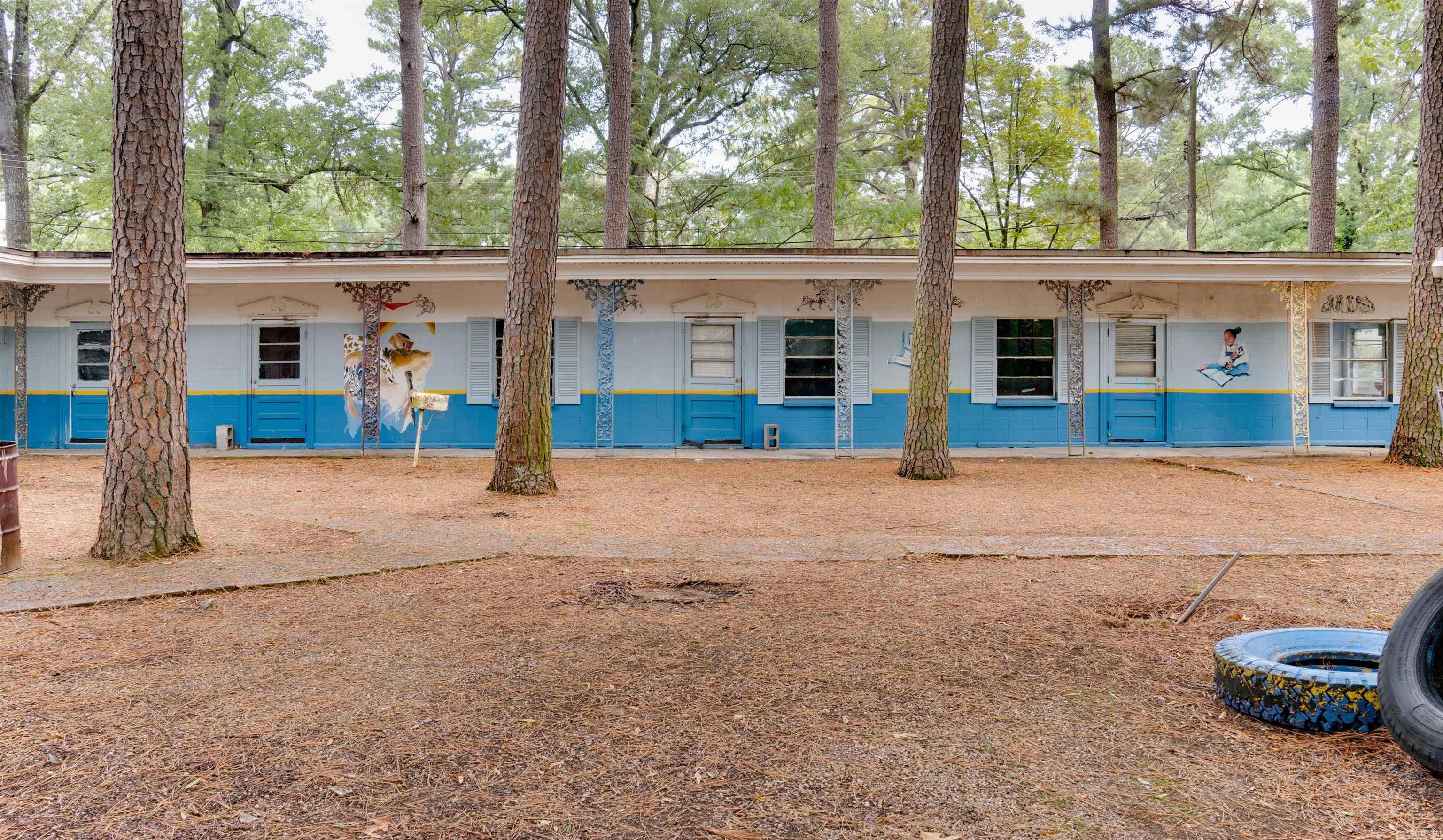 Clovedale - Commercial Sale