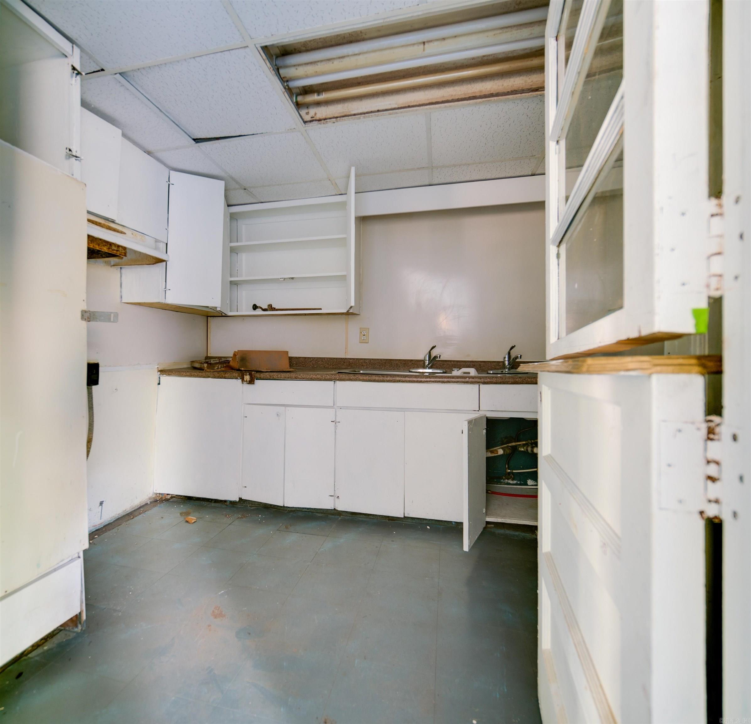 Clovedale - Commercial Sale