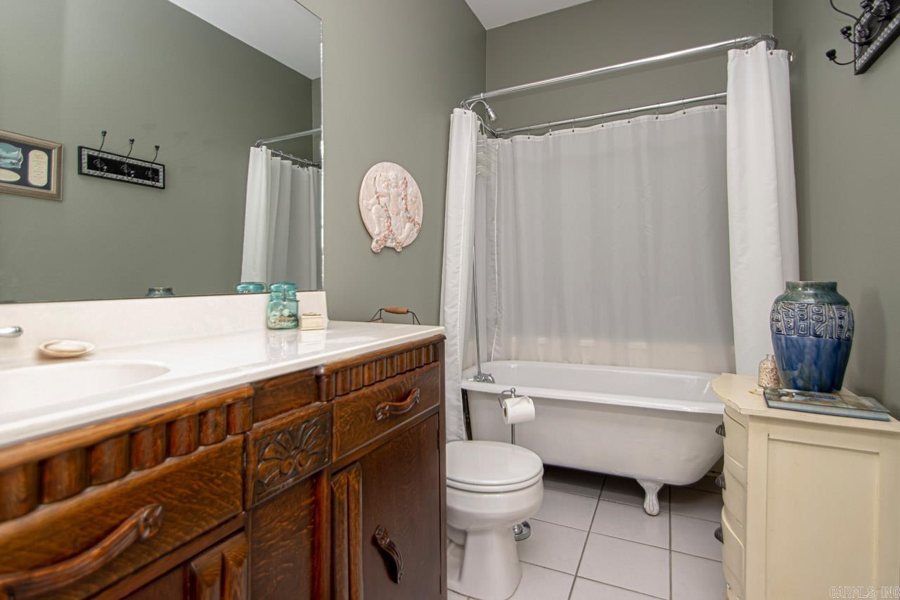 OAKWOOD ESTATES - Residential