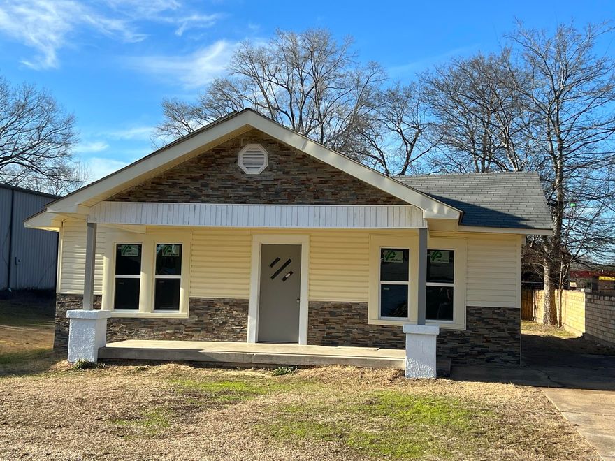 Great Investment Opportunity! Located in Opportunity Zone -Nevada County. Includes 34 rental houses + 5 vacant houses that requires repairs + 8 parcels of land  Totals to 47. There is high demand for more rentals in the area. Good schools , Convenient easy access to Interstate I-30, Locations are close to Prescott Country Club.