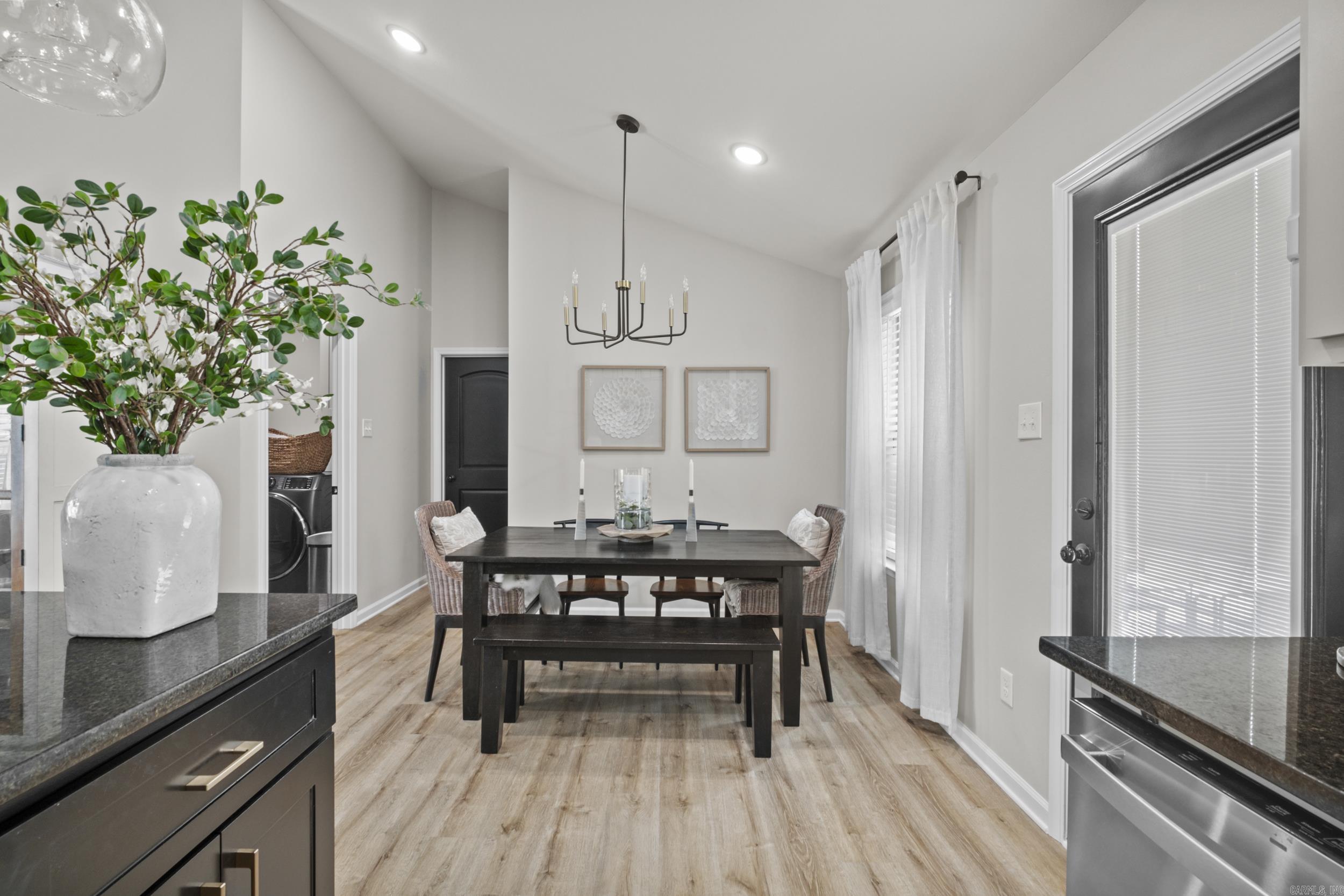 PAW'S PLACE - Residential