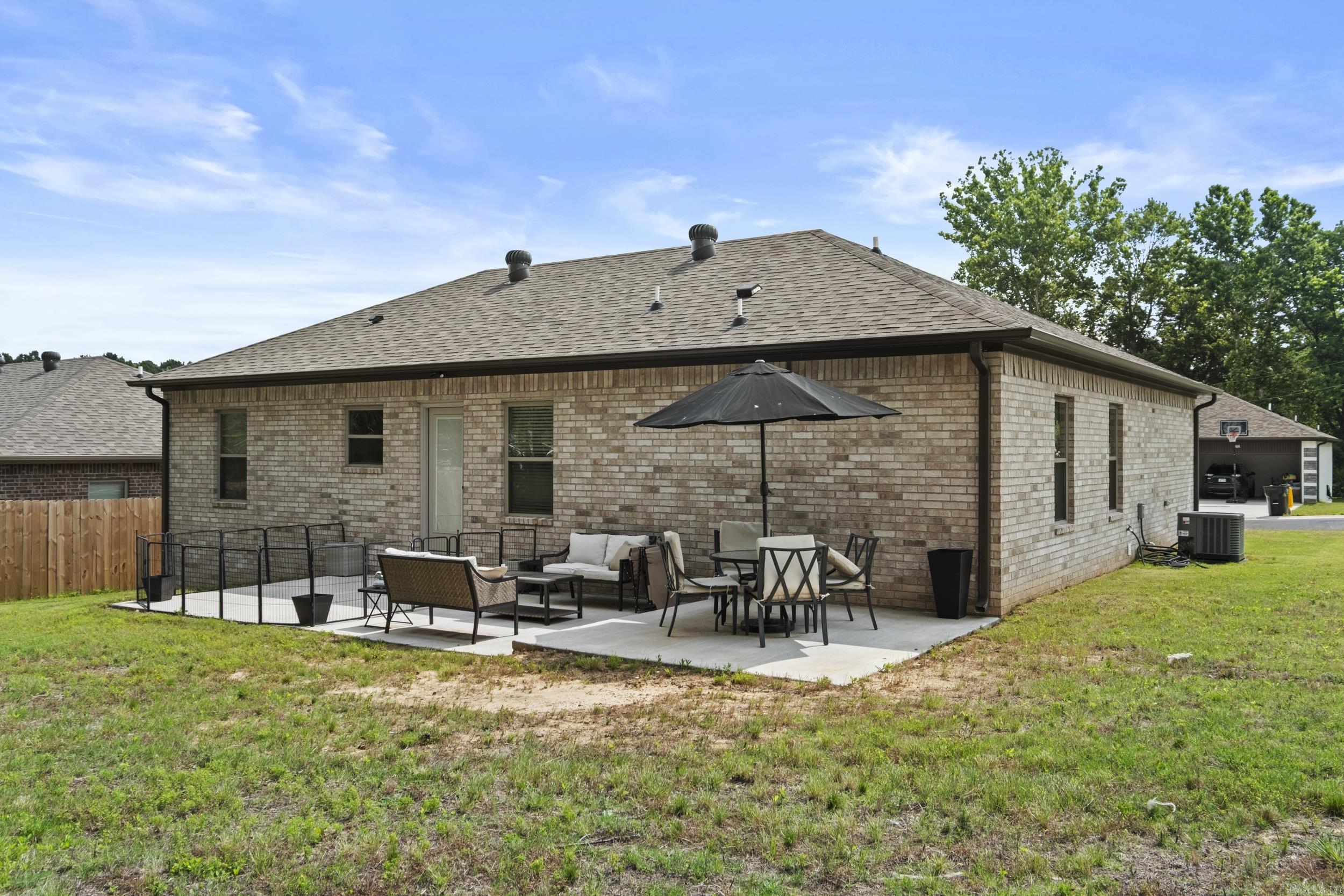 PAW'S PLACE - Residential