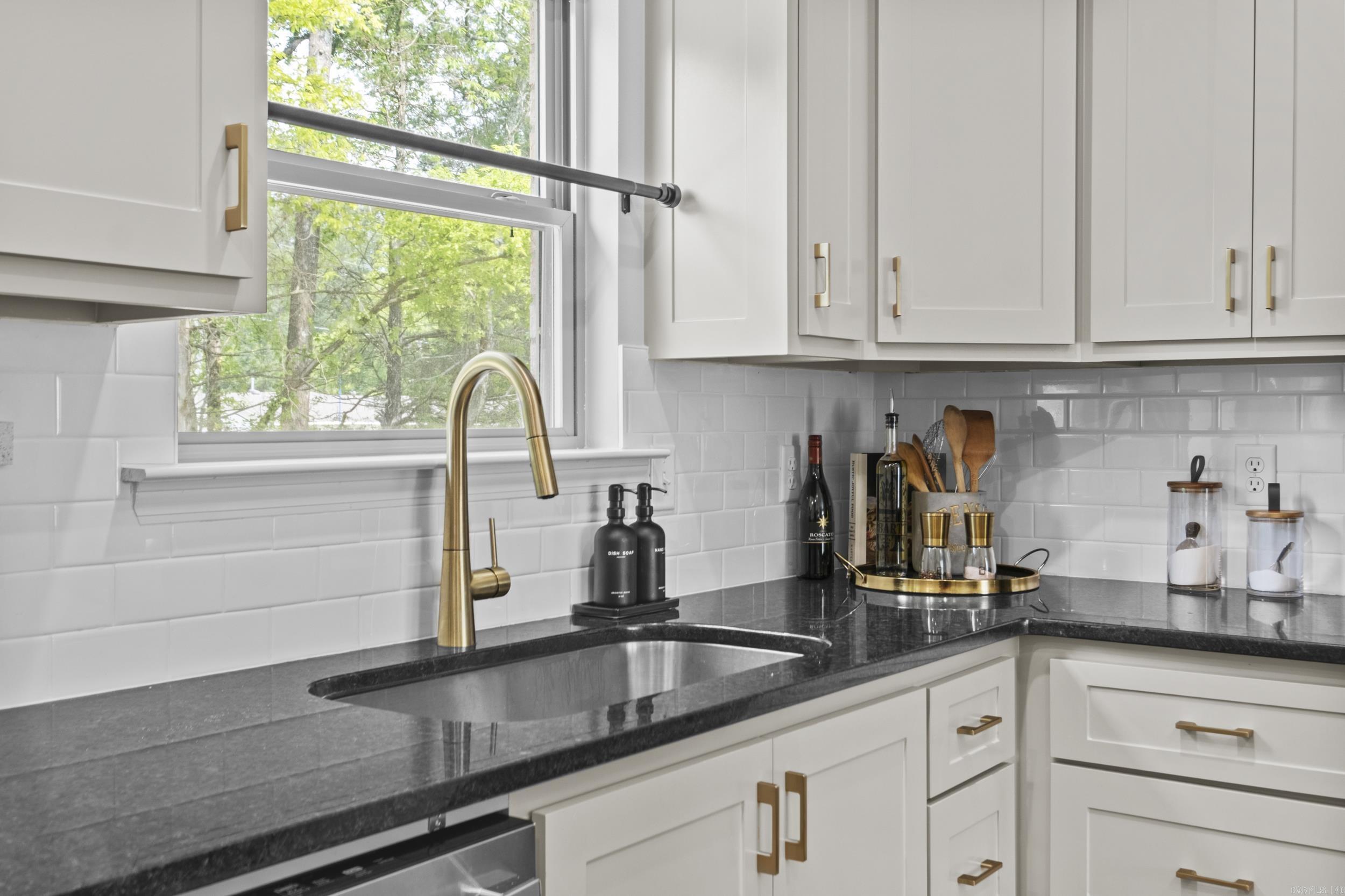 PAW'S PLACE - Residential