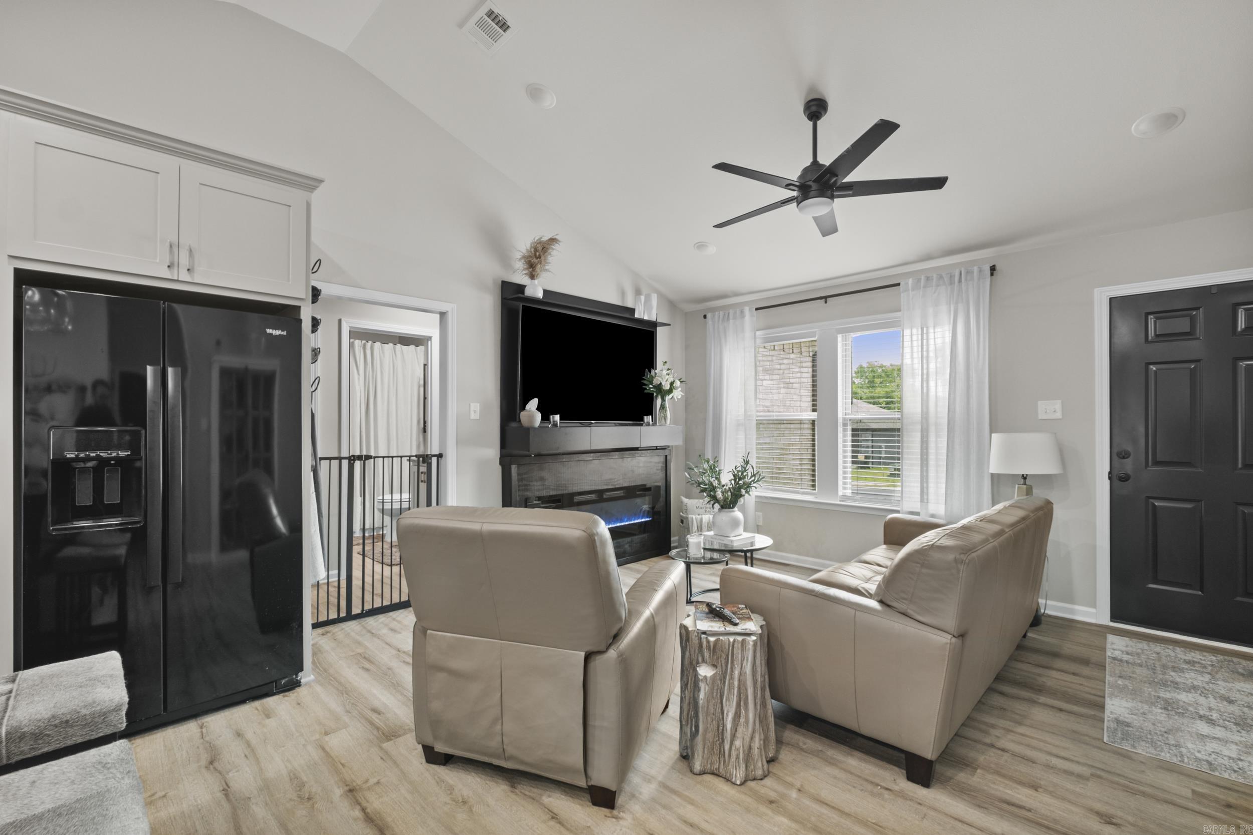 PAW'S PLACE - Residential