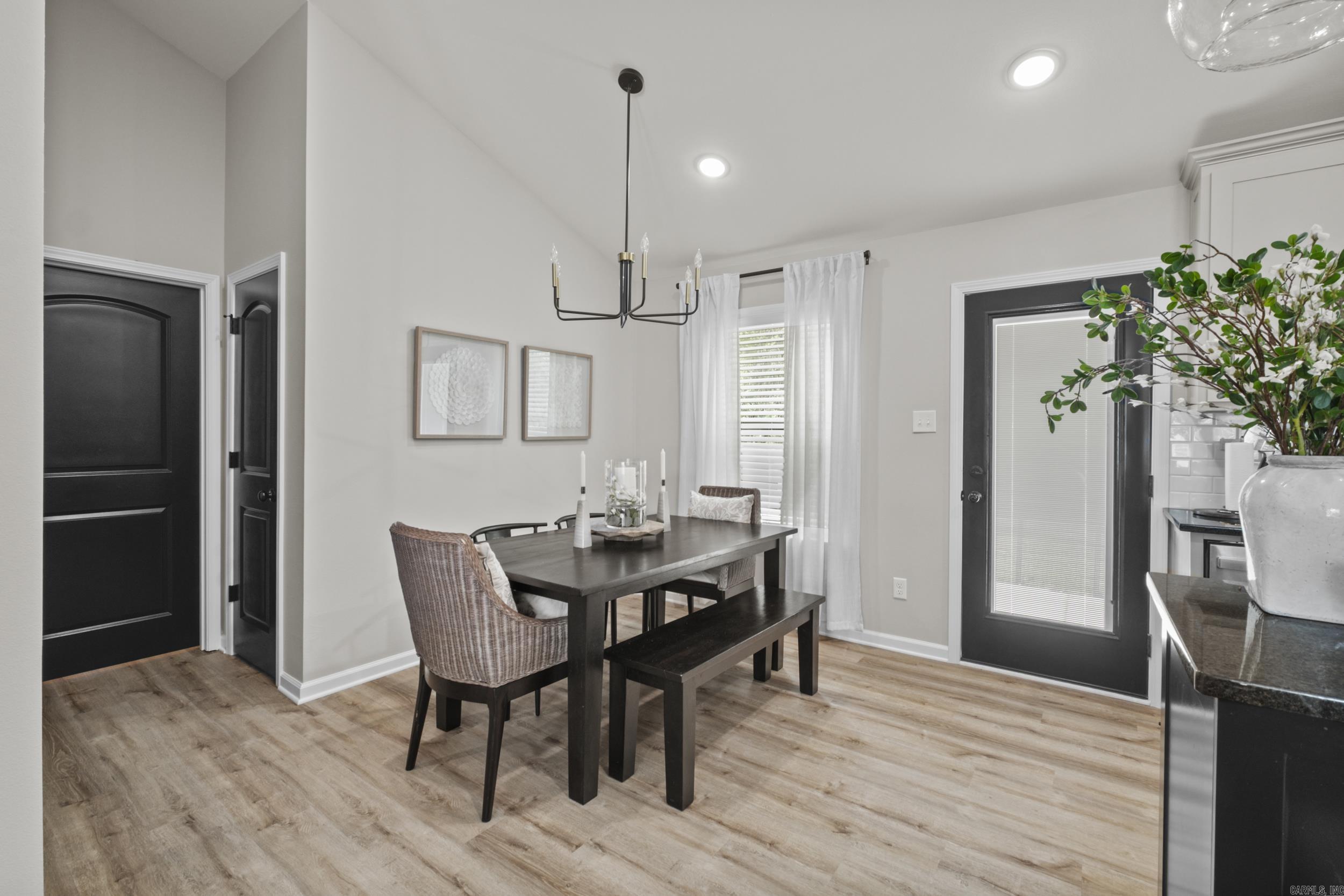 PAW'S PLACE - Residential