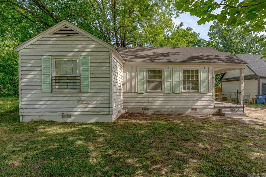 Welcome to market this charming home located on spacious lot in the Memphis View Subdivision Step inside to a functional layout with an abundance of natural sunlight. 2 bedroom 1 bath home with a spacious living room, seperate dining area, pantry and kitchen complete with a stove and refrigerator. Home features newer laminate flooring, newer cabinets, and bathroom vanity. Conveniently located near local amenities, shopping, and major roadways. Strong opportunity for an investor looking to add to their portfolio with market rent potential around $900/month. Schedule your tour today.