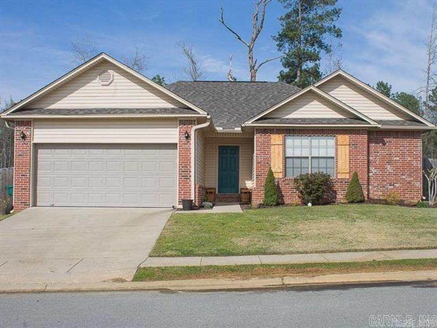 Sold before listed. Beautiful home with amazing eat in kitchen. Split floor plan, Two car garage. Large level back yard that is fully fenced.