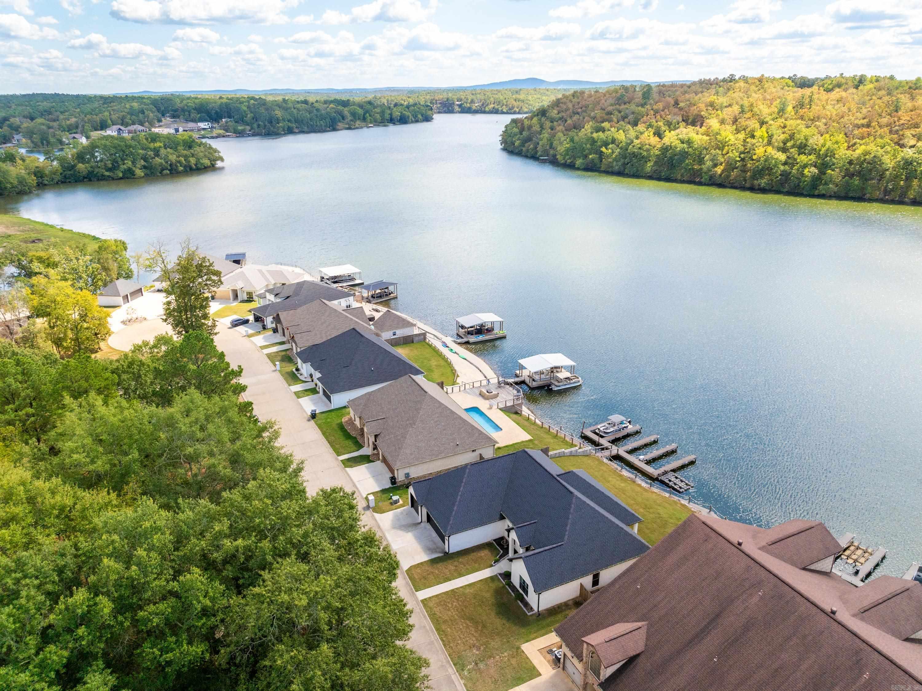 Lakeside Gardens - Residential