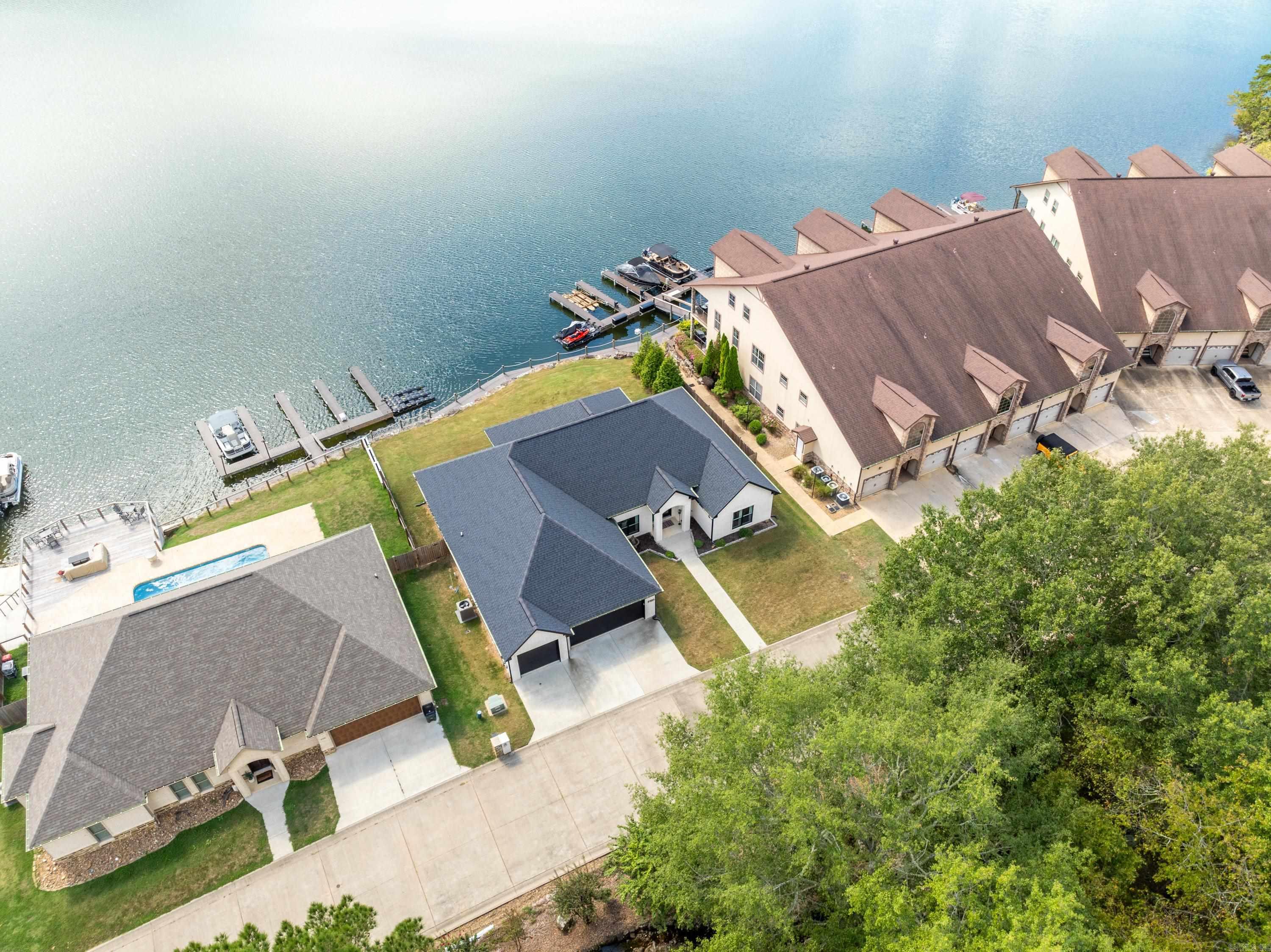Lakeside Gardens - Residential