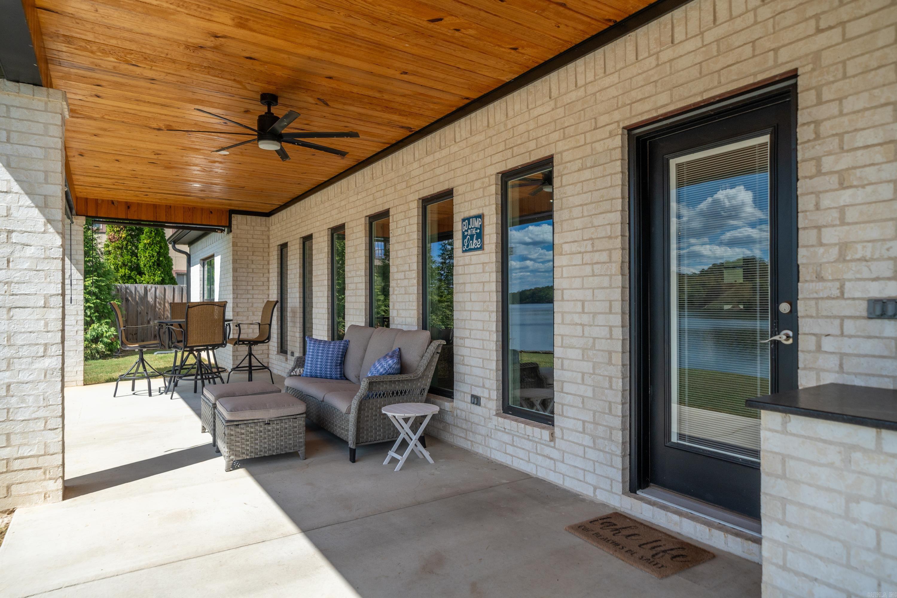 Lakeside Gardens - Residential