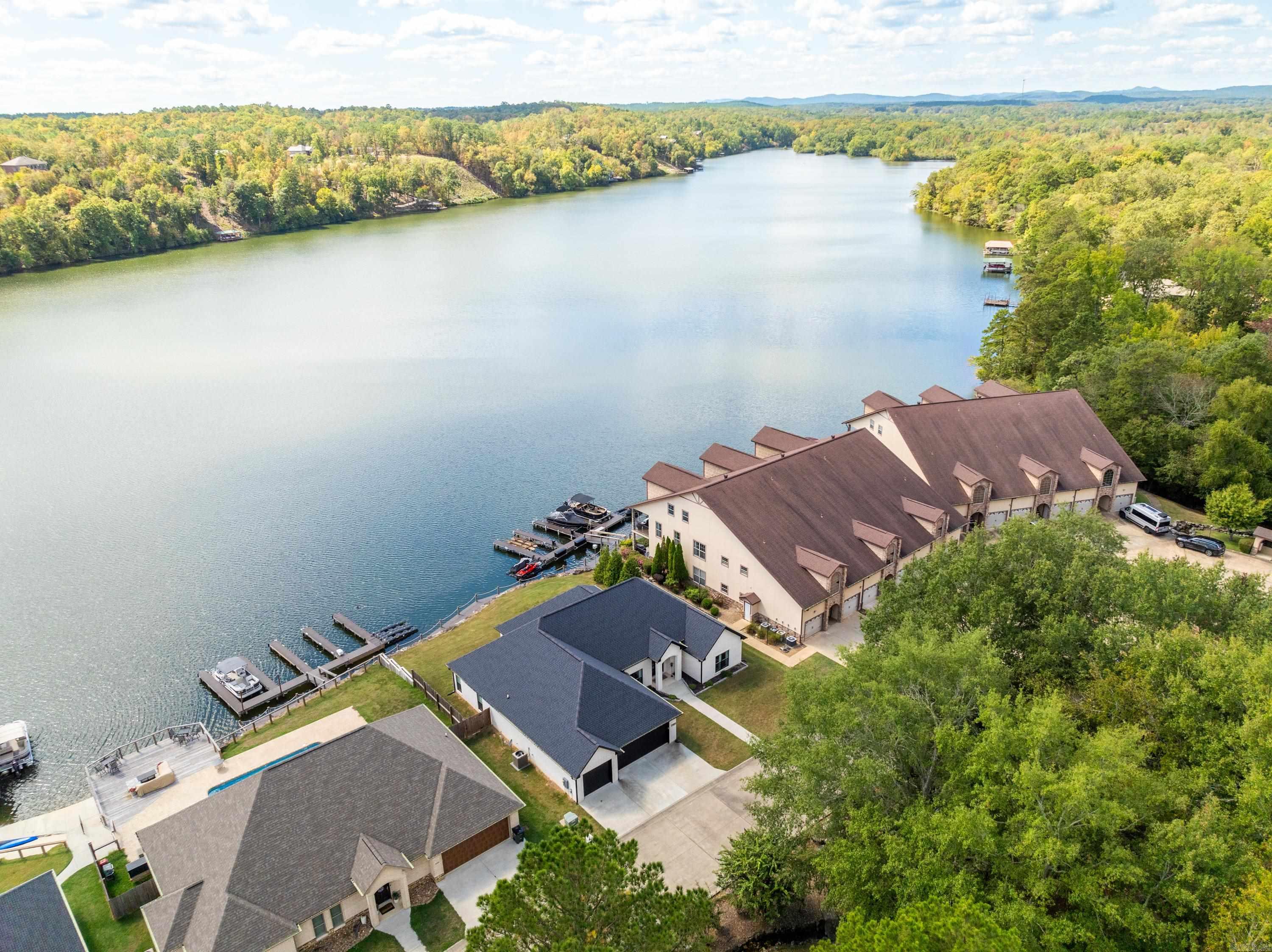Lakeside Gardens - Residential