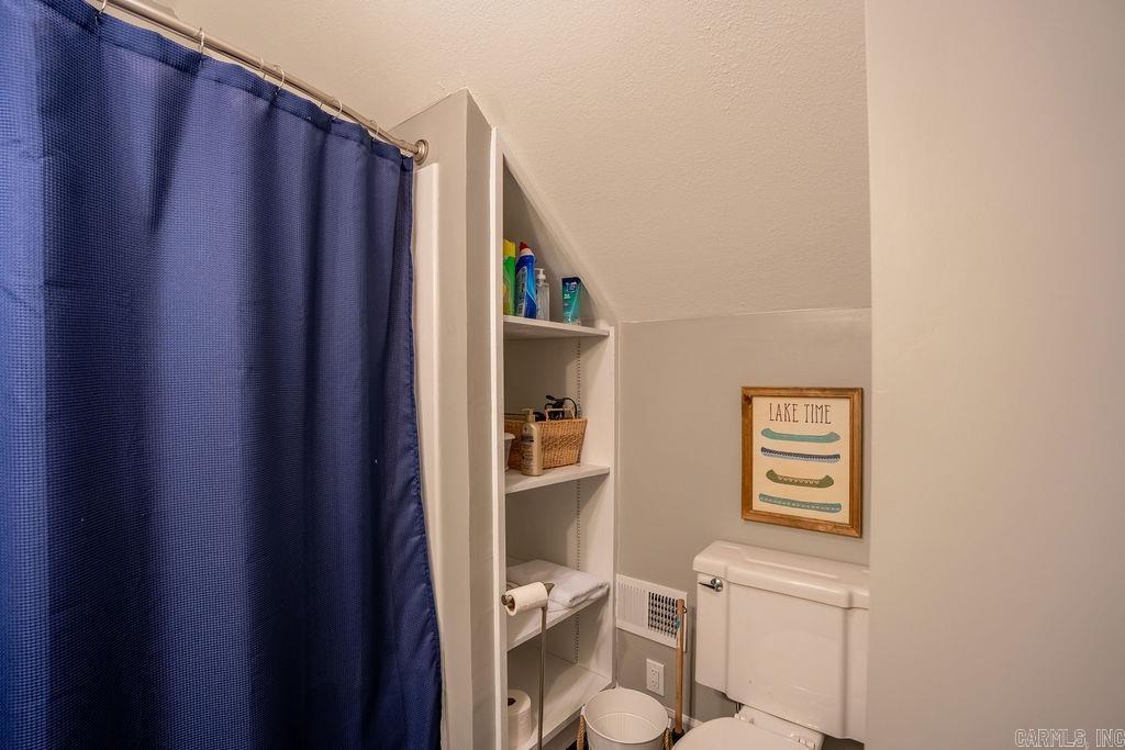 SKYPOINT ESTATES - LAKE - Residential