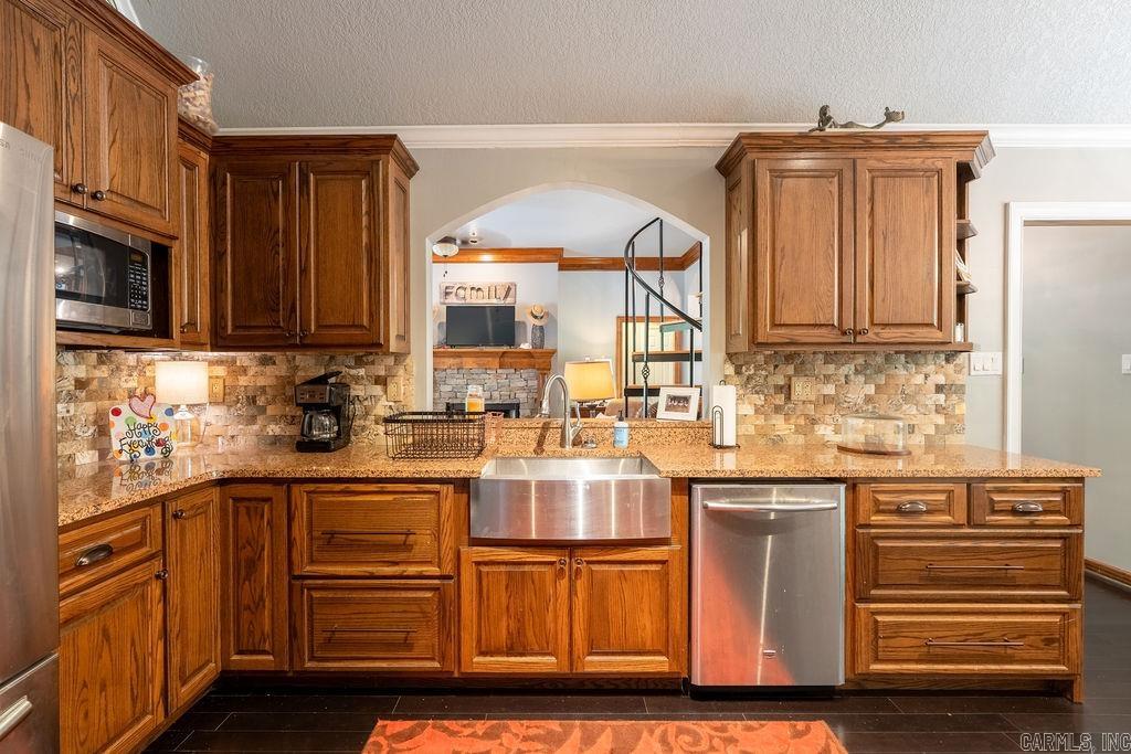 SKYPOINT ESTATES - LAKE - Residential