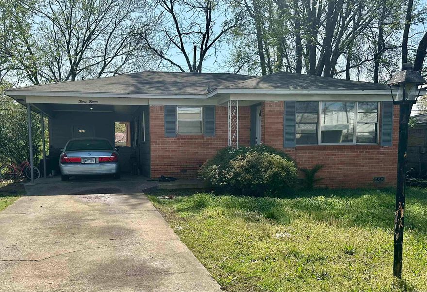 Great rental OR your new home! 3 bed 1 bath.  Close to food, shopping, interstate.