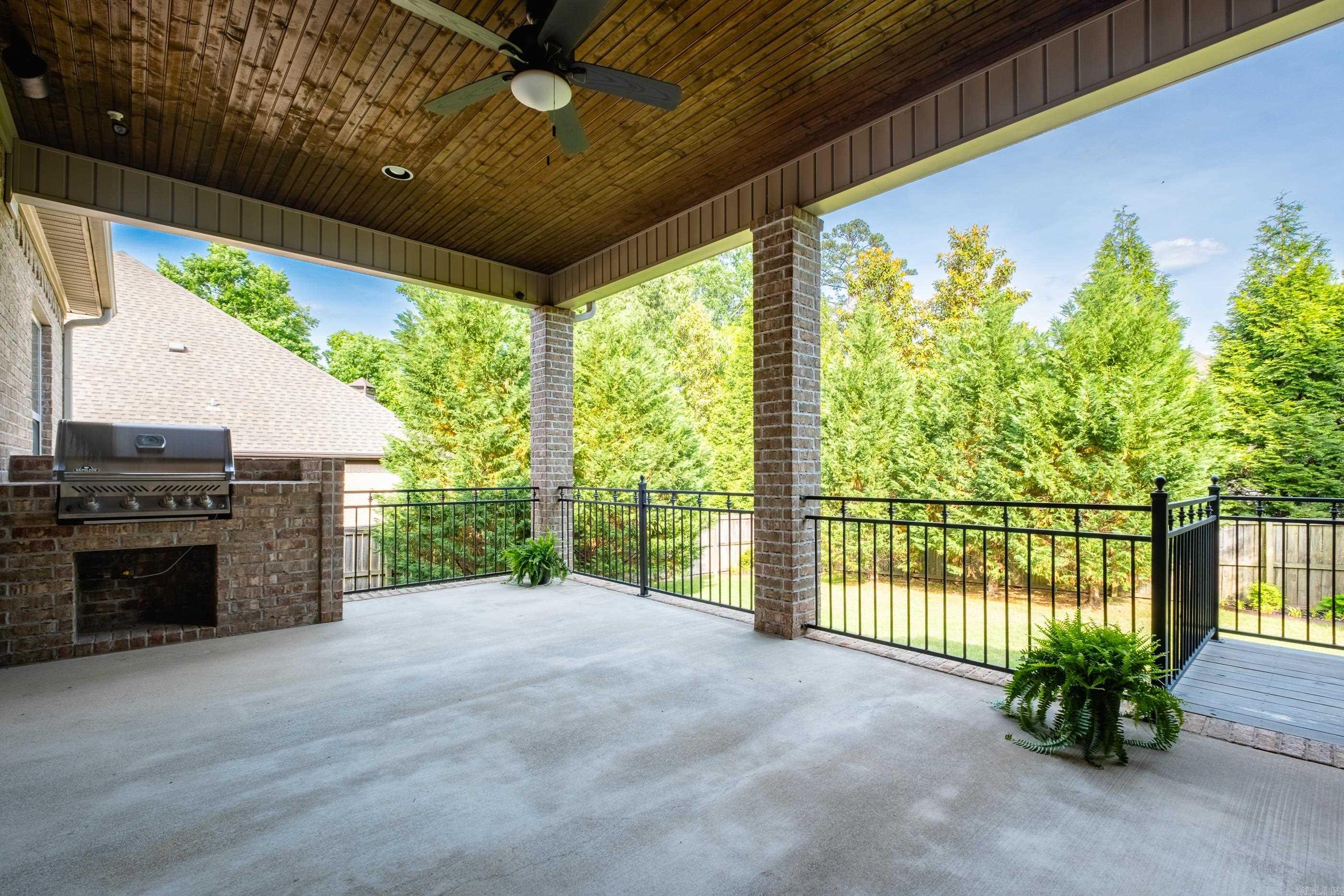 CHENAL VALLEY "MIRAMAR PLACE" - Residential