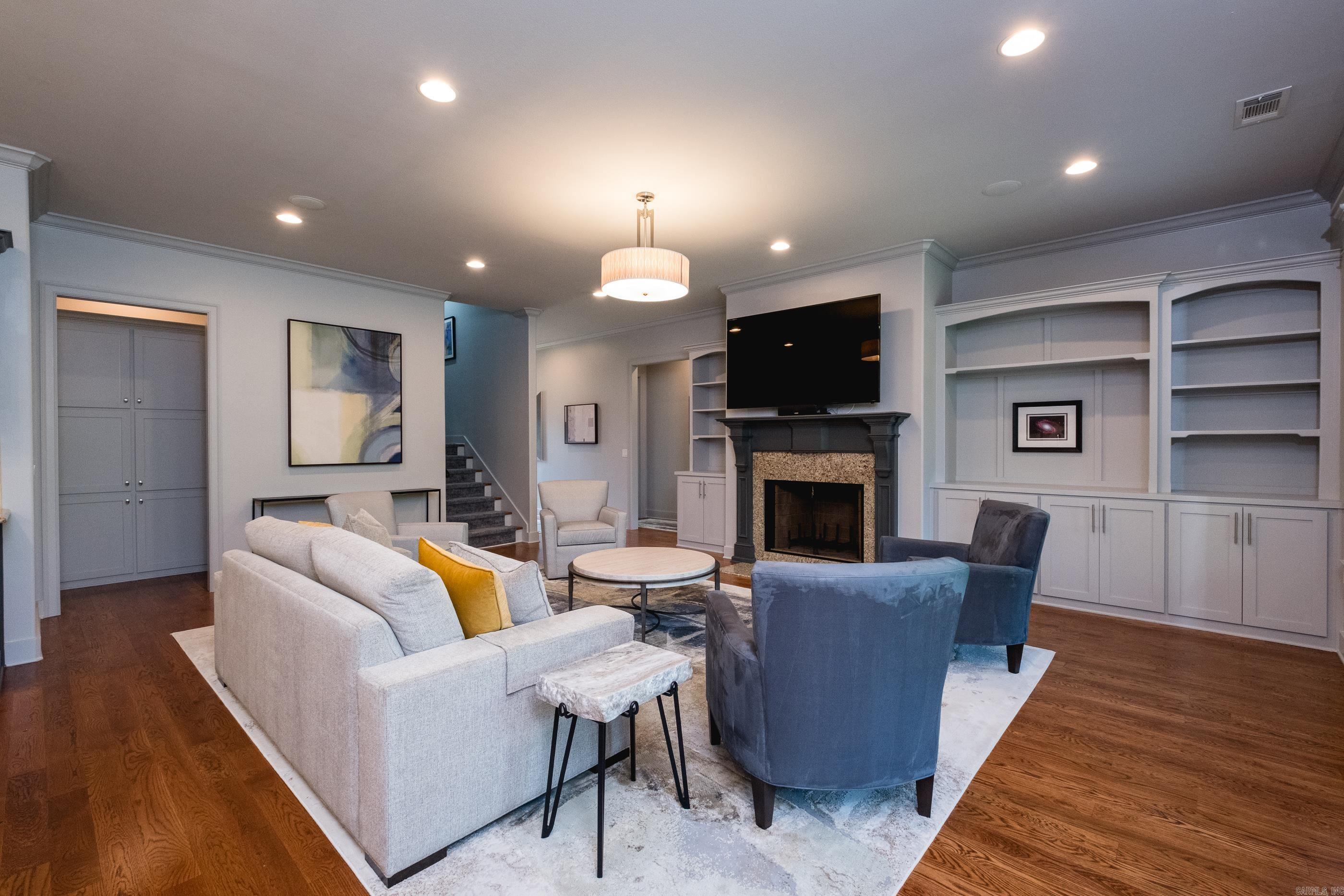 CHENAL VALLEY "MIRAMAR PLACE" - Residential