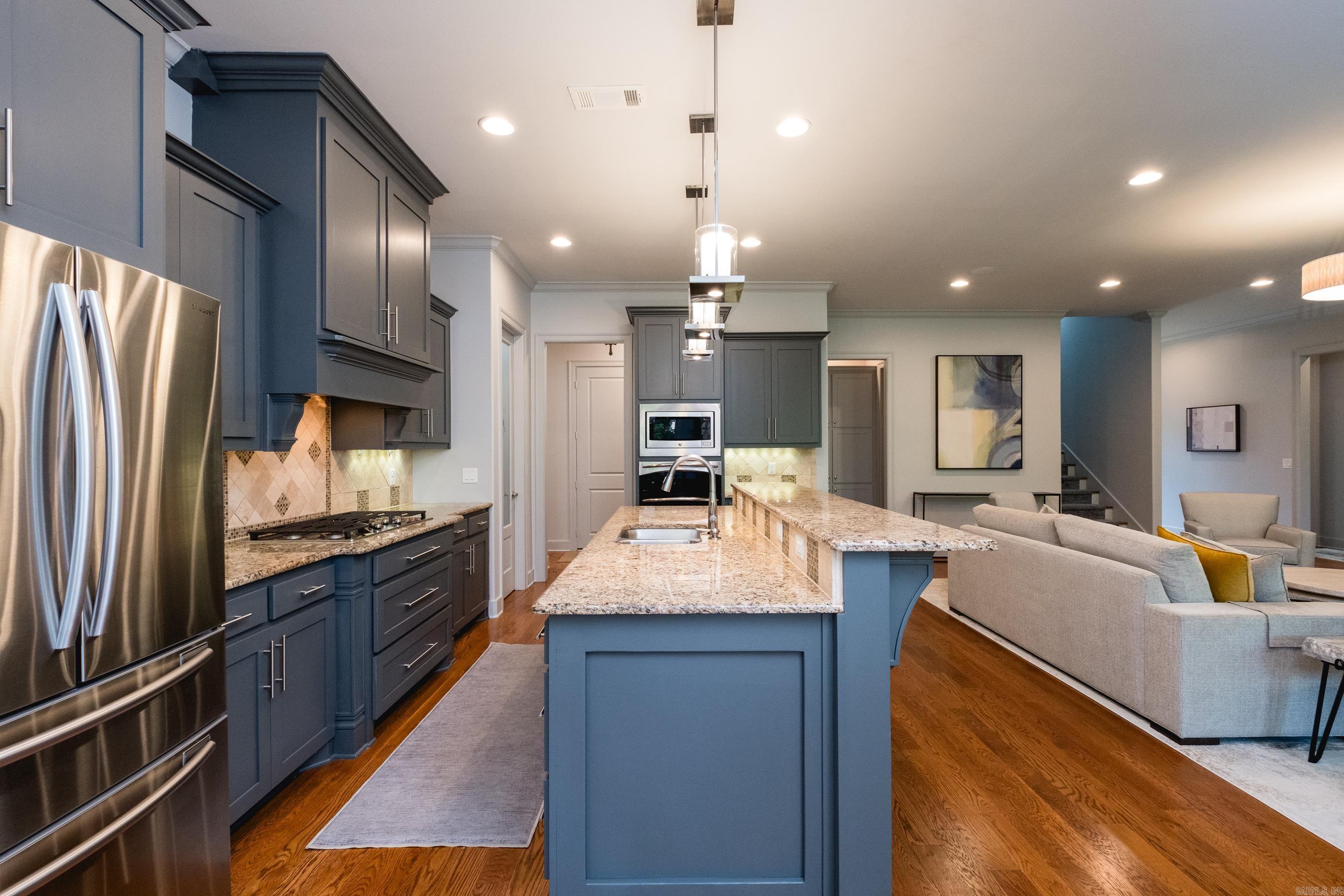 CHENAL VALLEY "MIRAMAR PLACE" - Residential