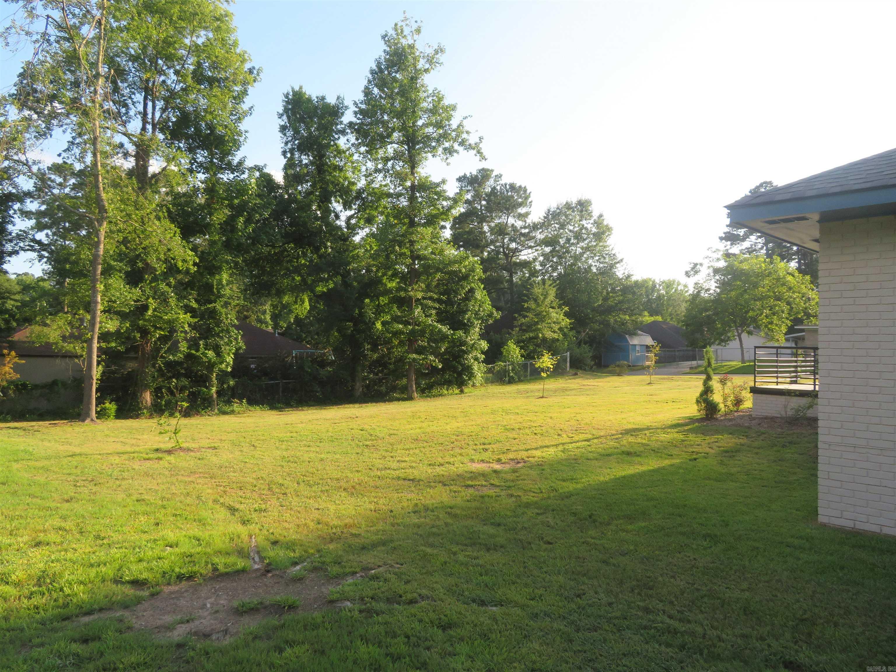LEEWOOD ADDN - Residential