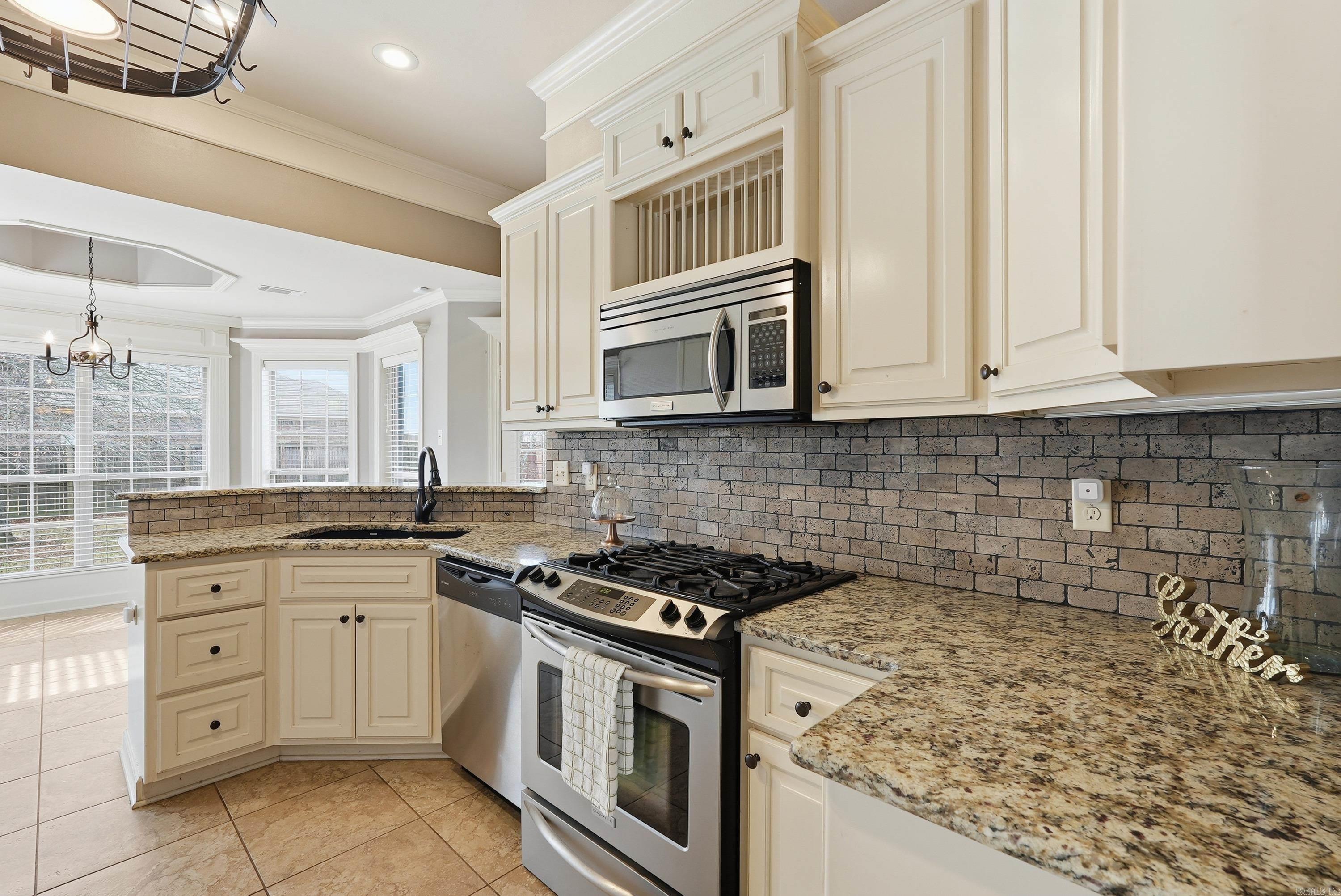 COUNTRY CLUB OF AR-QUARTERS ADDN - Residential