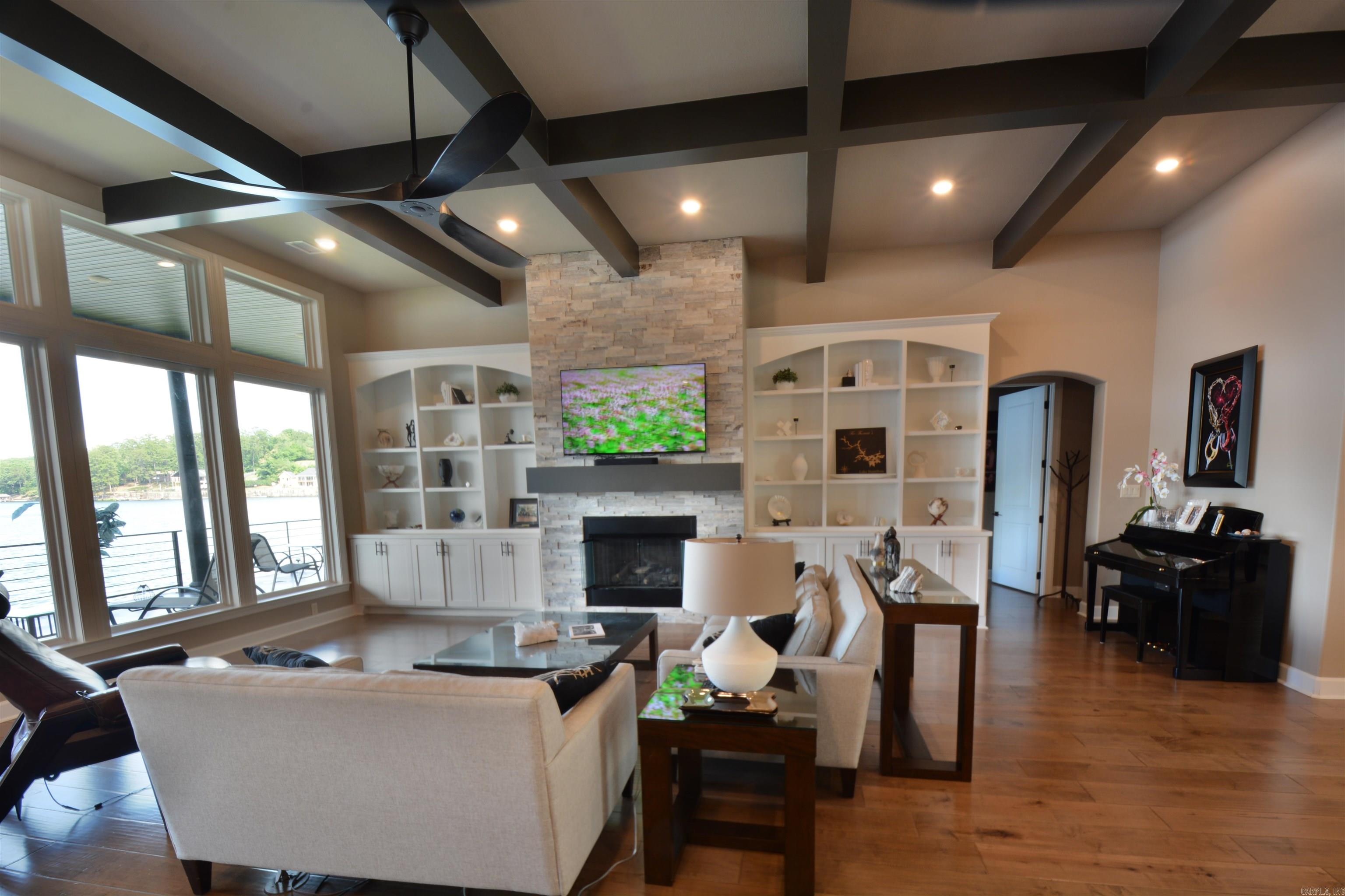 VANCE LAKE - Residential