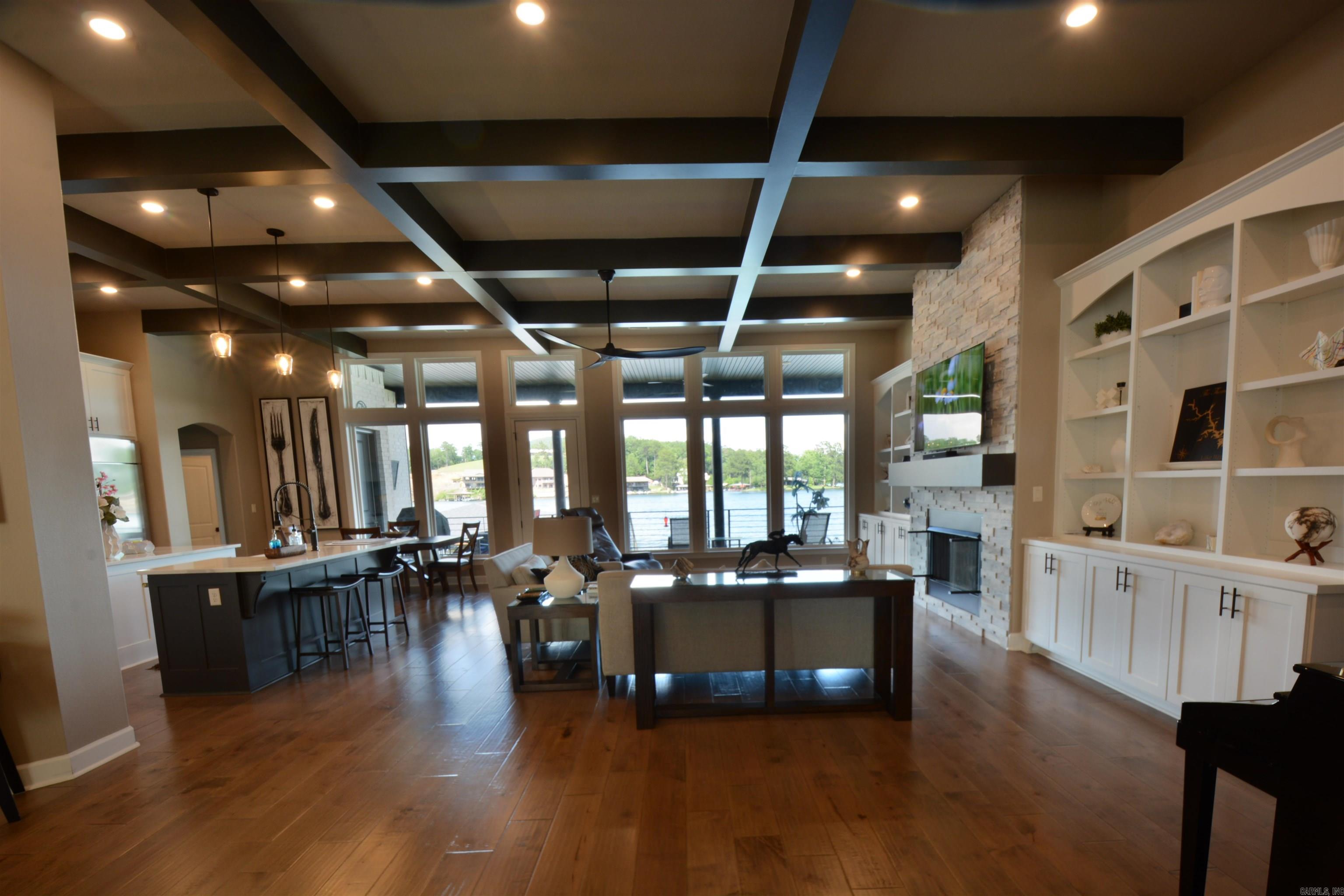 VANCE LAKE - Residential