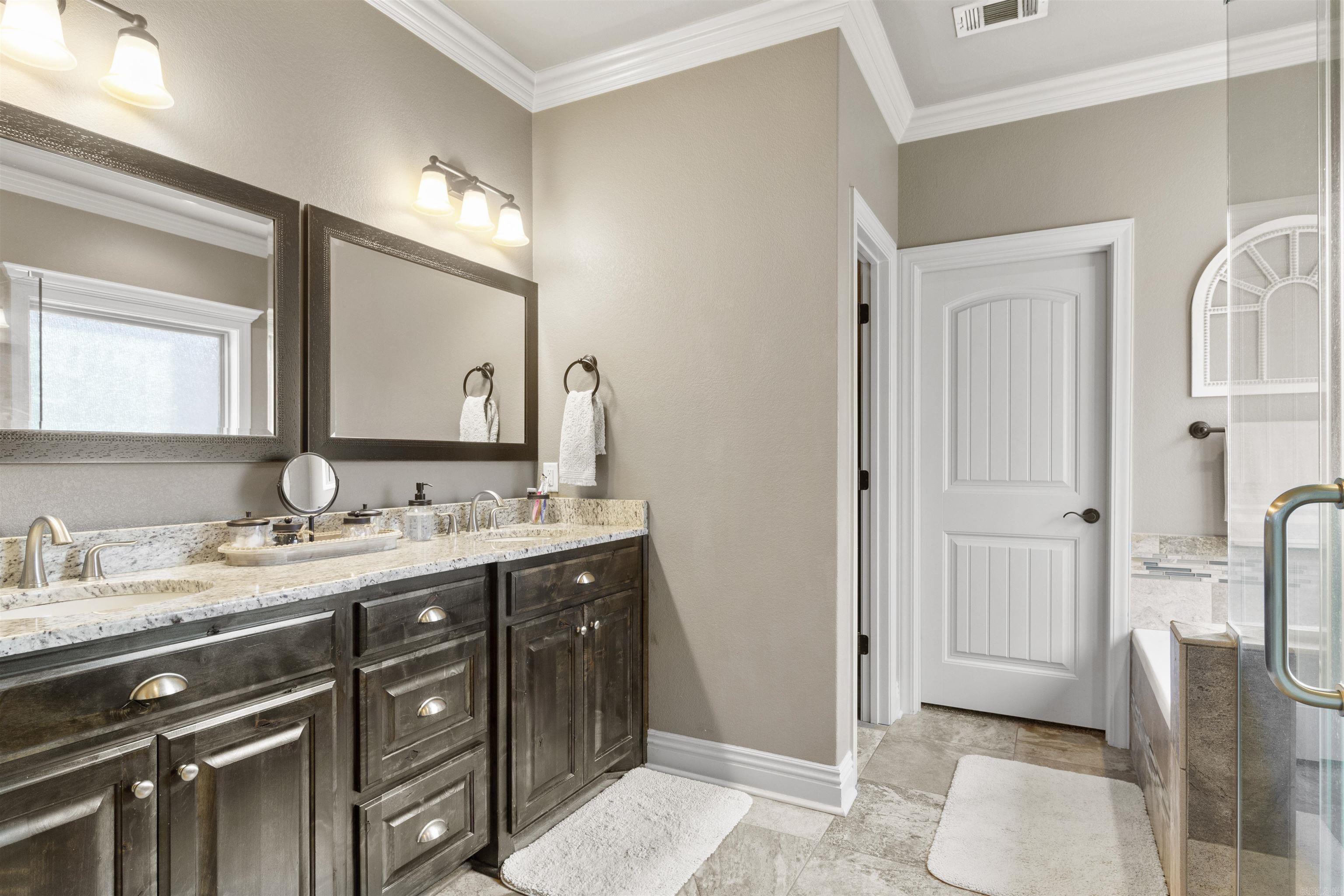 COUNTRY CLUB OF ARK THE - Residential