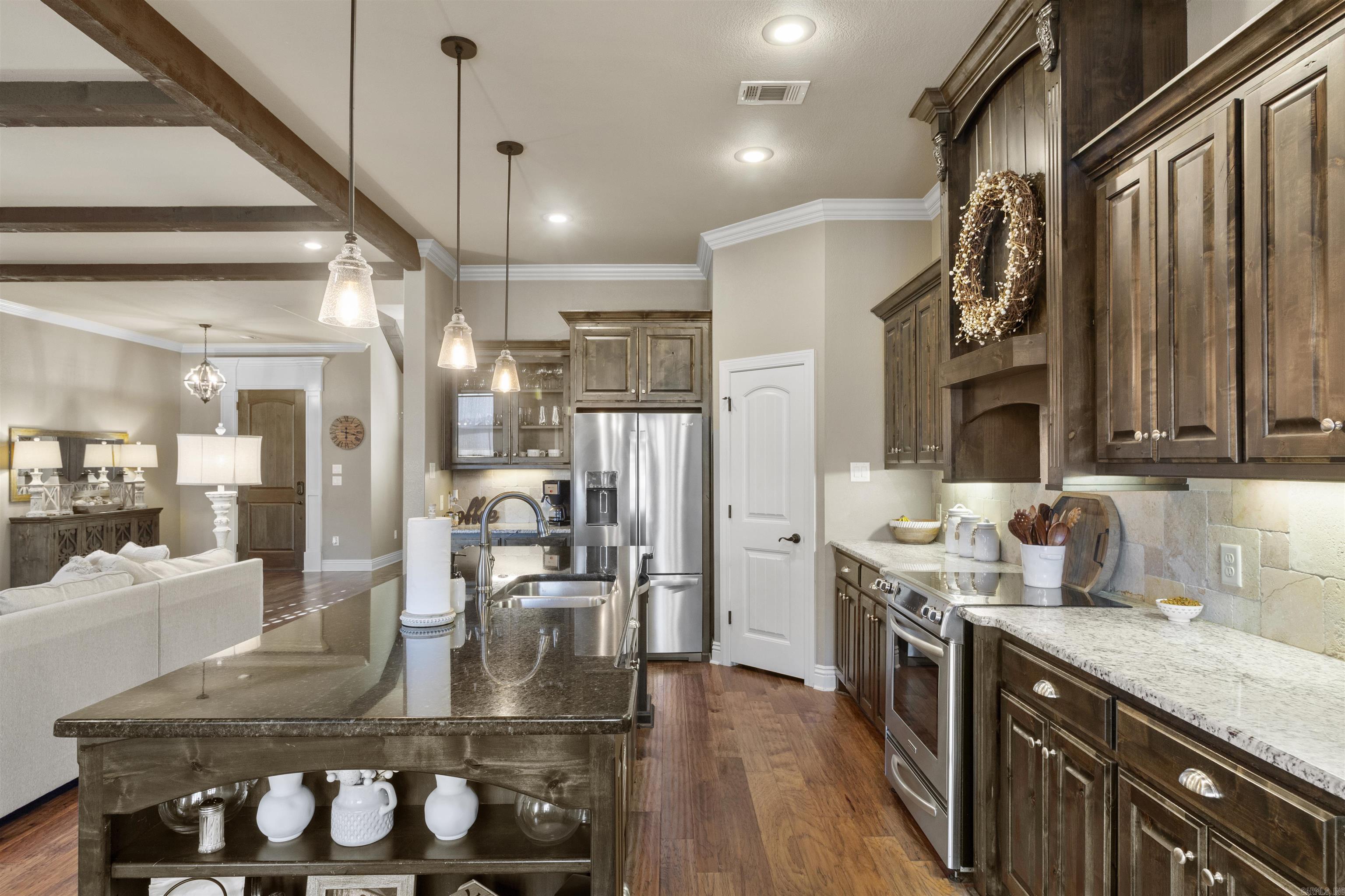 COUNTRY CLUB OF ARK THE - Residential